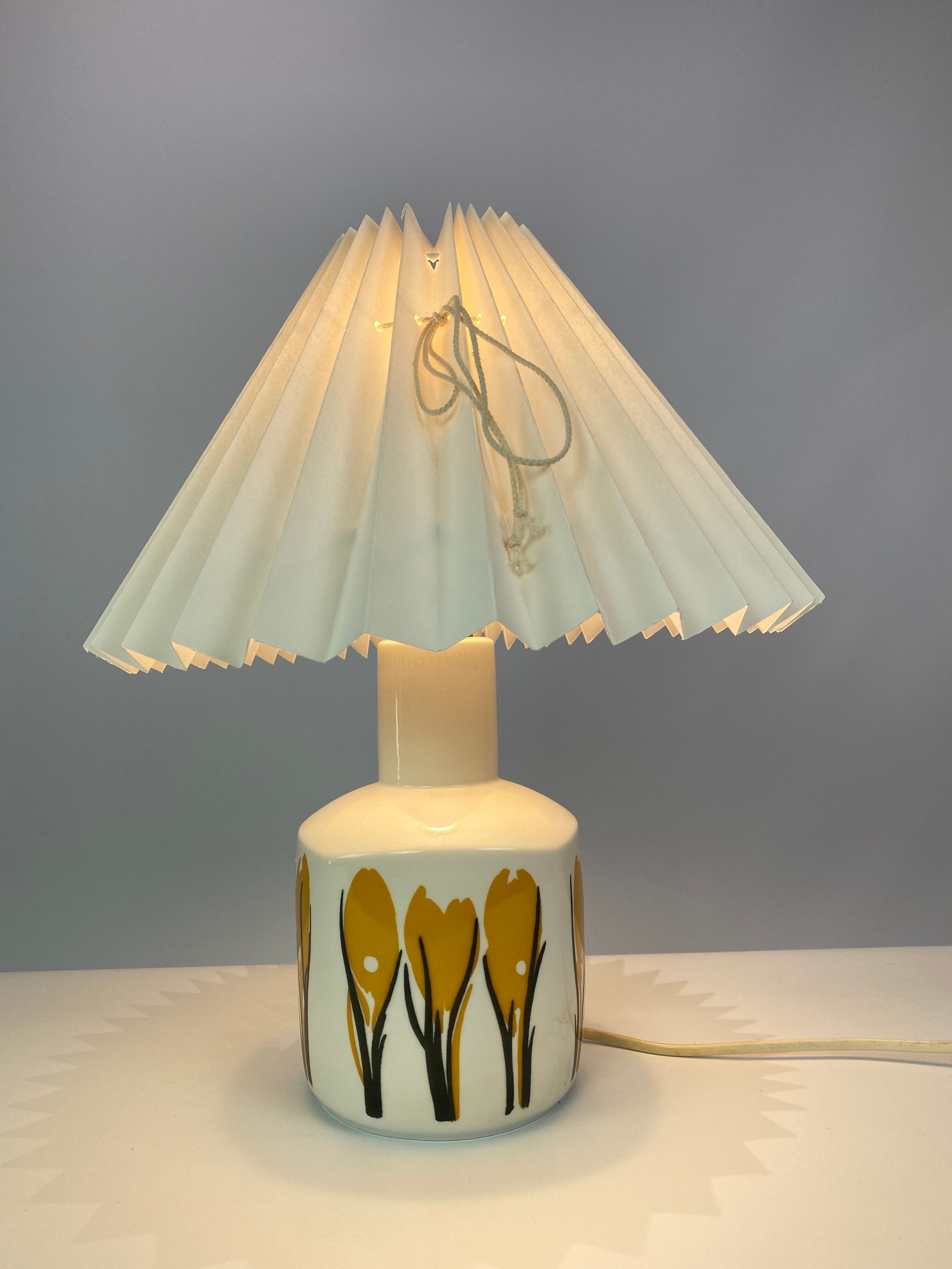 Tablelamp decorated with flowers by Bing and Grøndahl, model 6714/2102, 1960s