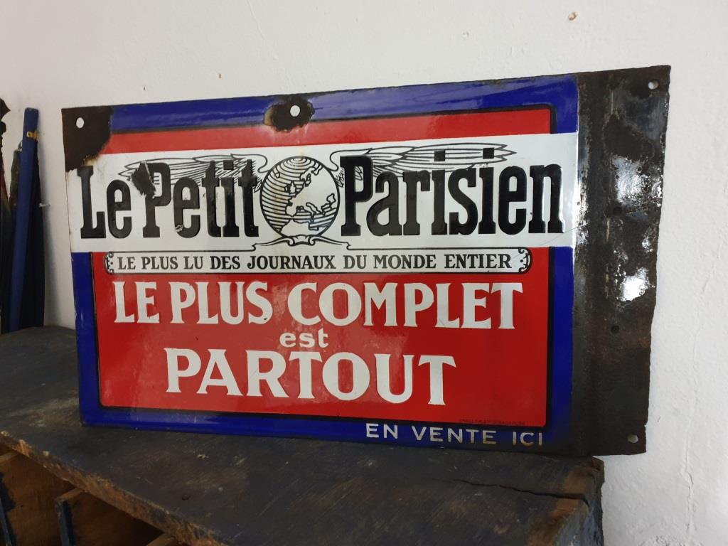 Le Petit Parisien enamelled plate