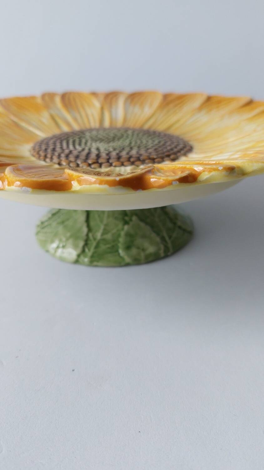 Sunflower display dish vintage tableware