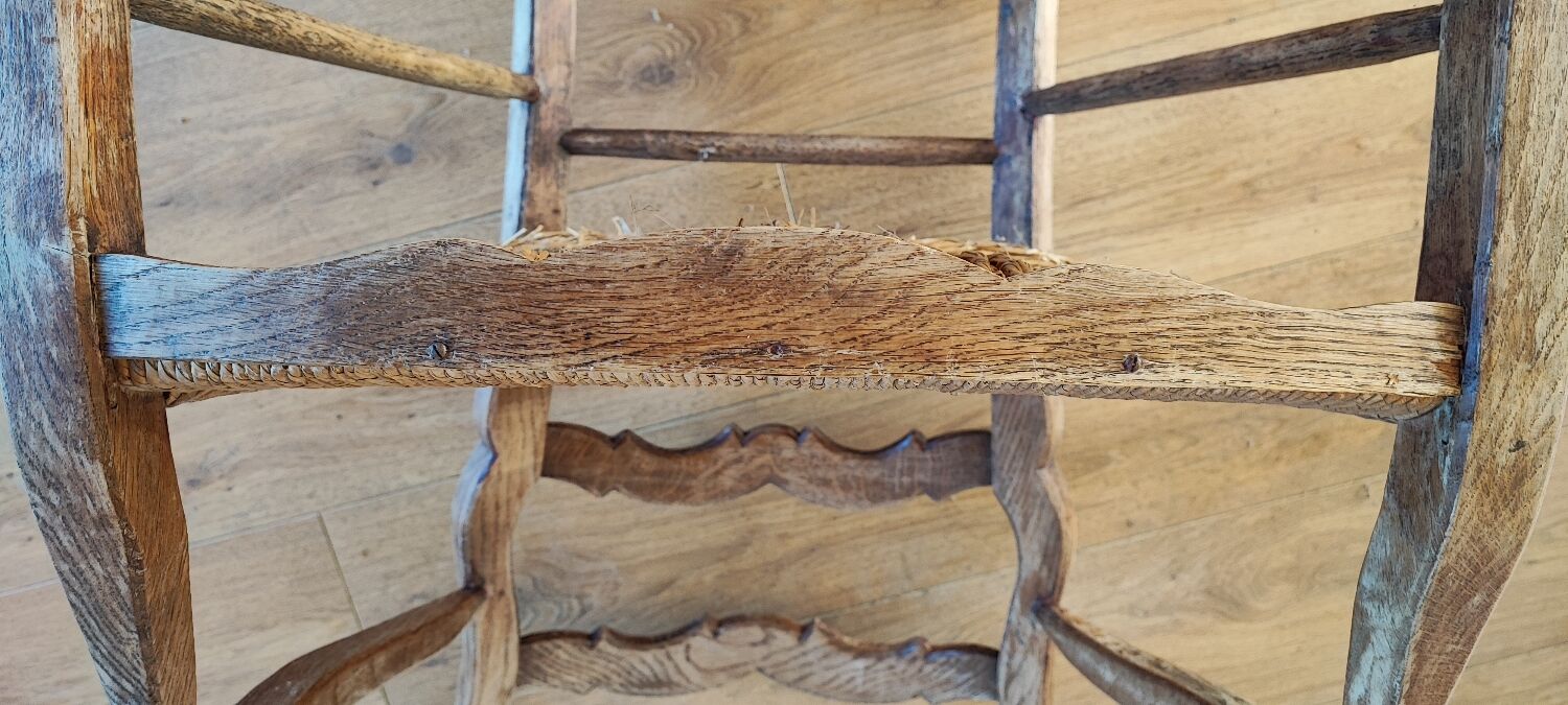 Wooden armchair and mulched seat