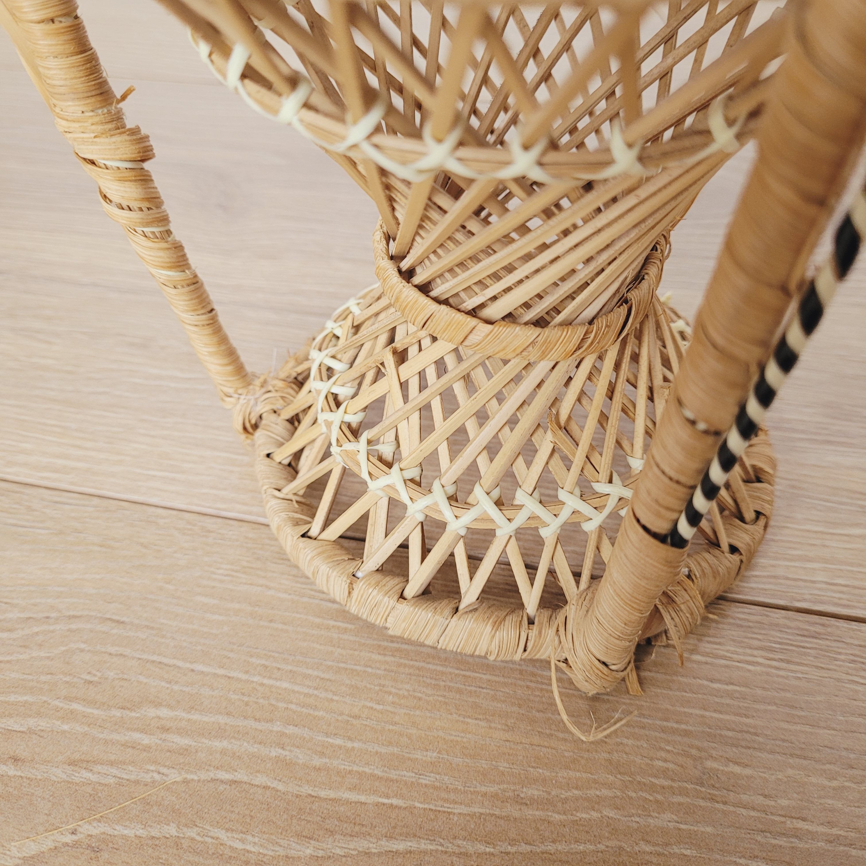 Armchair Emmanuelle doll