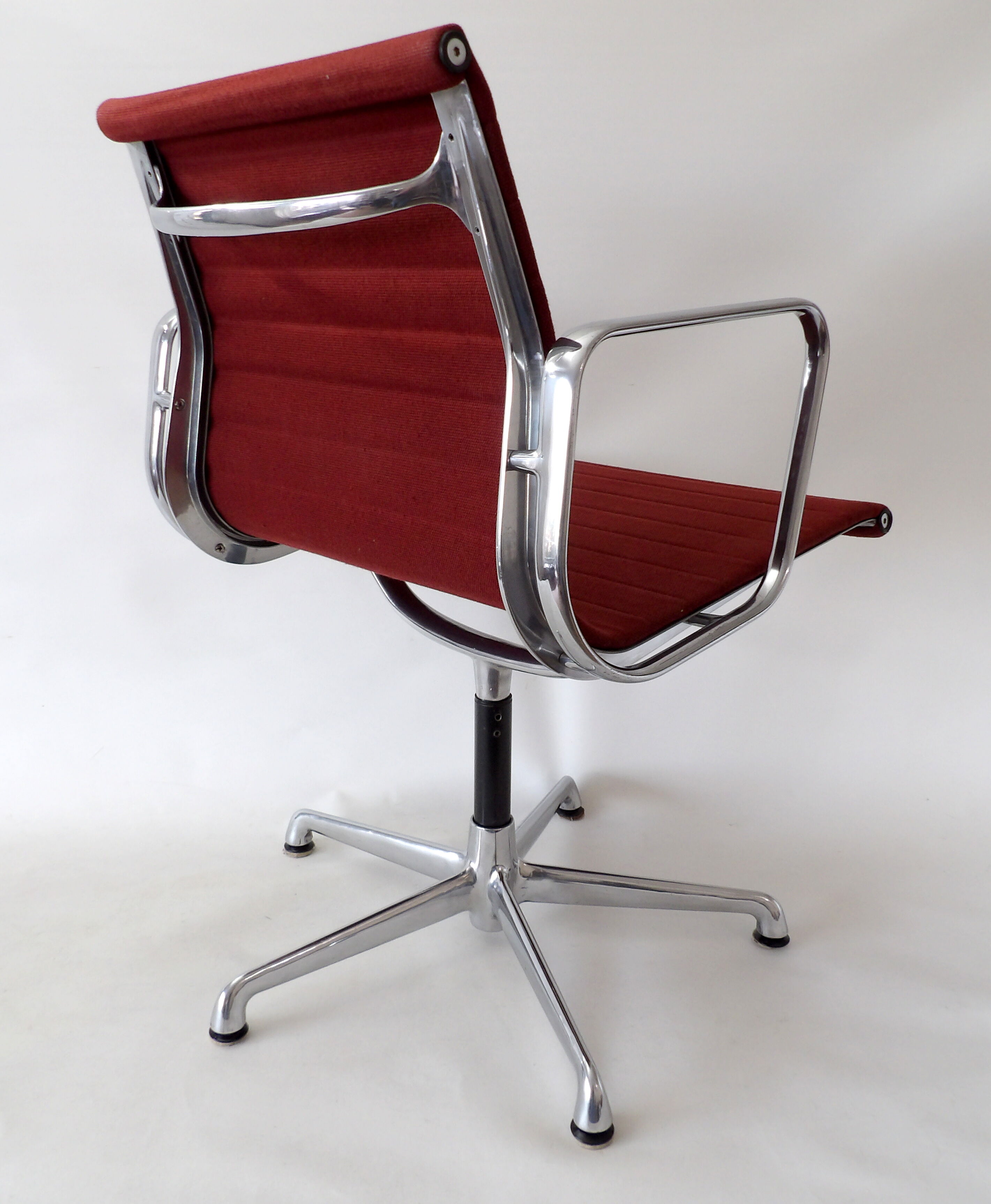 Swivel armchair Charles & Ray Eames  icf edition