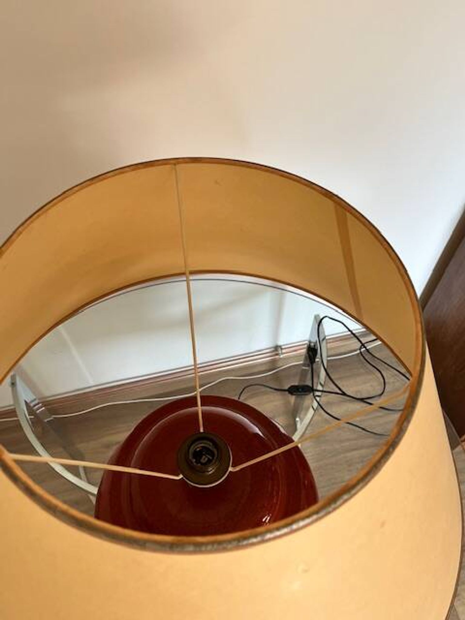 Lampe à poser en céramique rouge