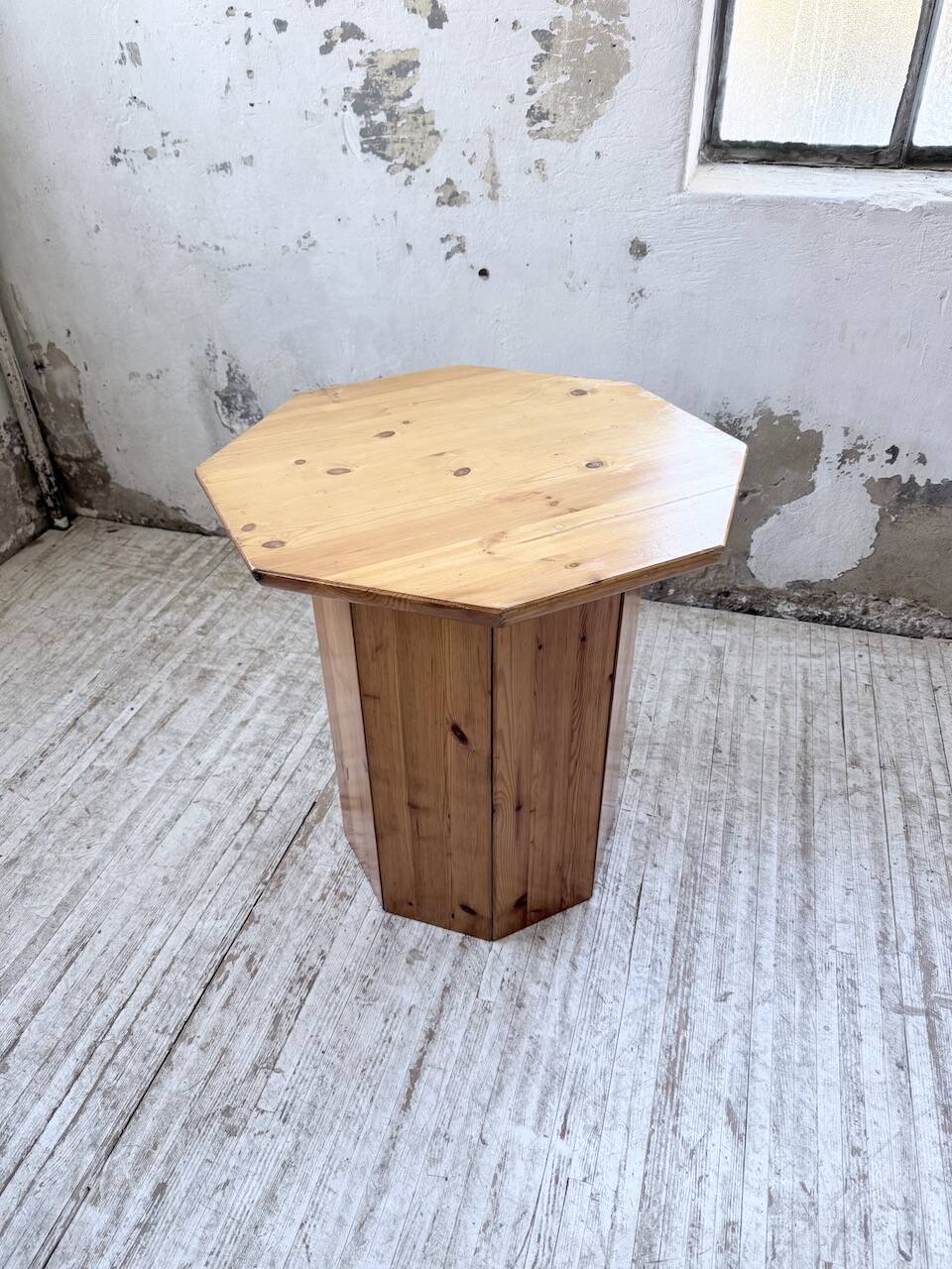 Hexagonal console table guéridon Regain pine 1970