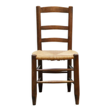 Antique mulched wooden country chair