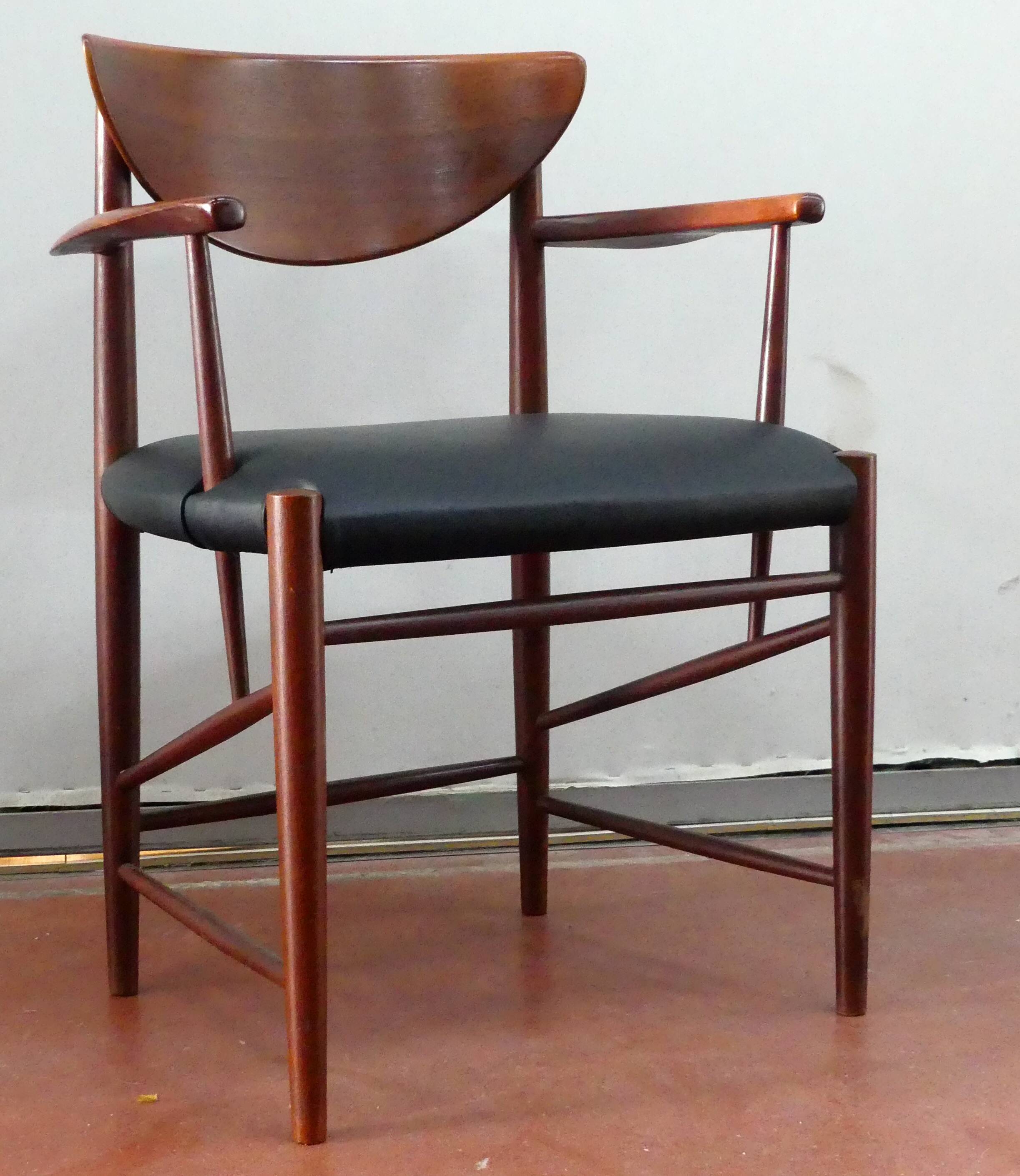 4 model 316 armchairs by Peter Hvidt