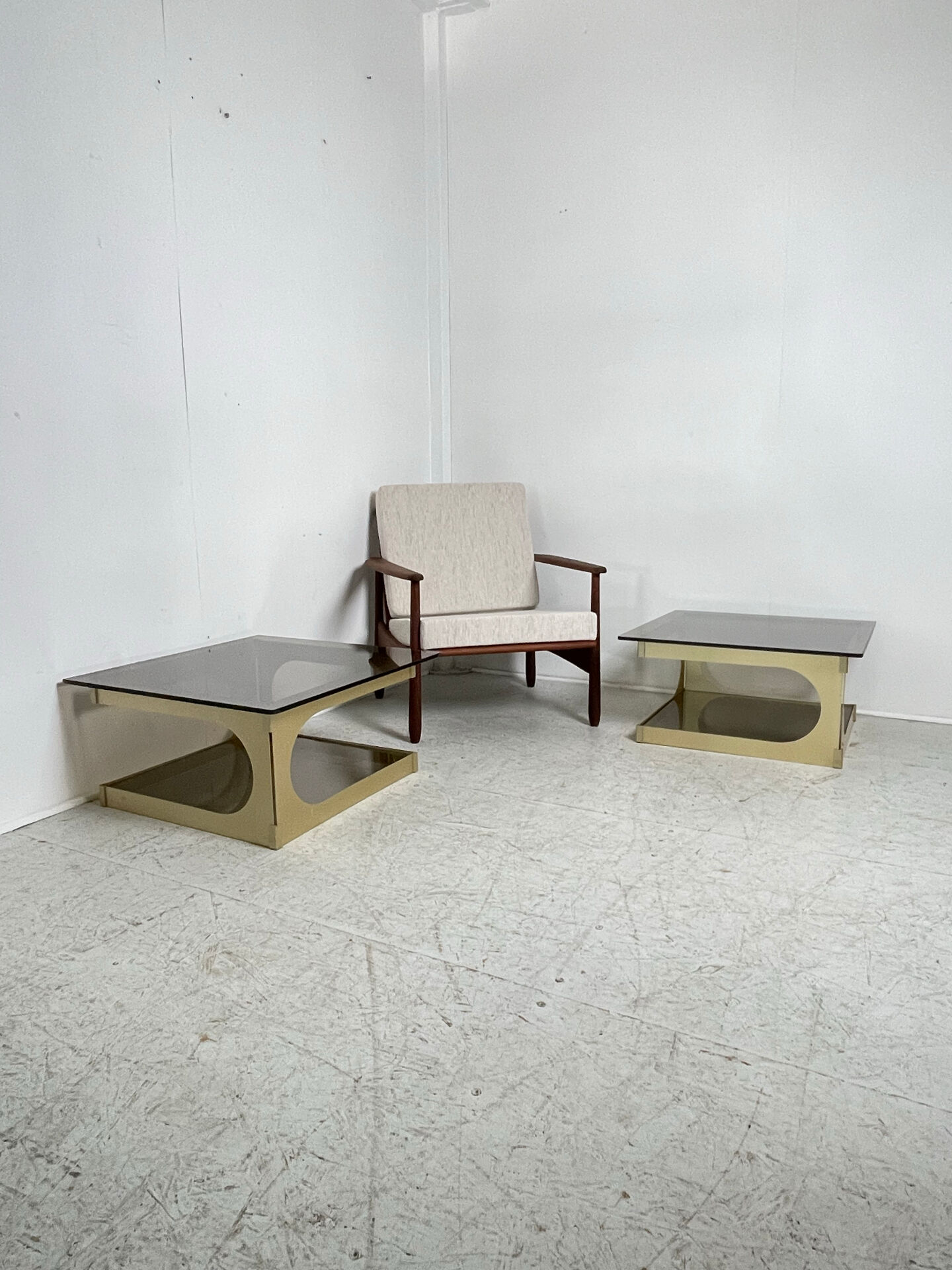 Paire de tables Pierre Vandel 1970