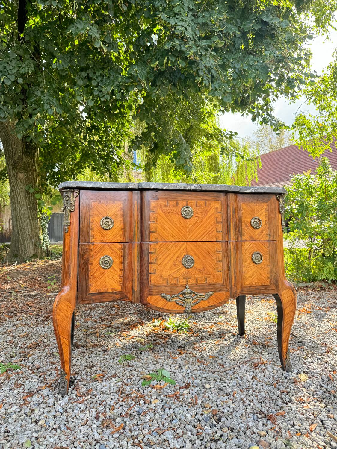 Transition period marquetry chest of drawers, late 18th century