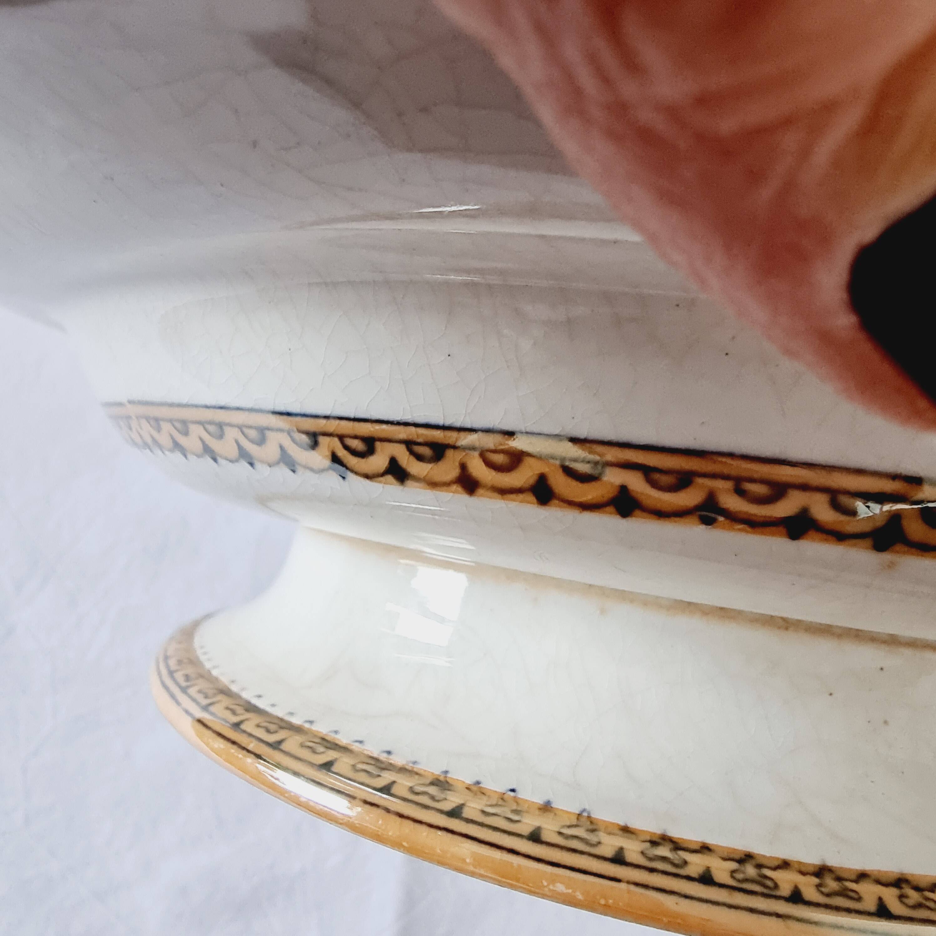 Assiette à Pied de Majolique Anglais Chine Minton