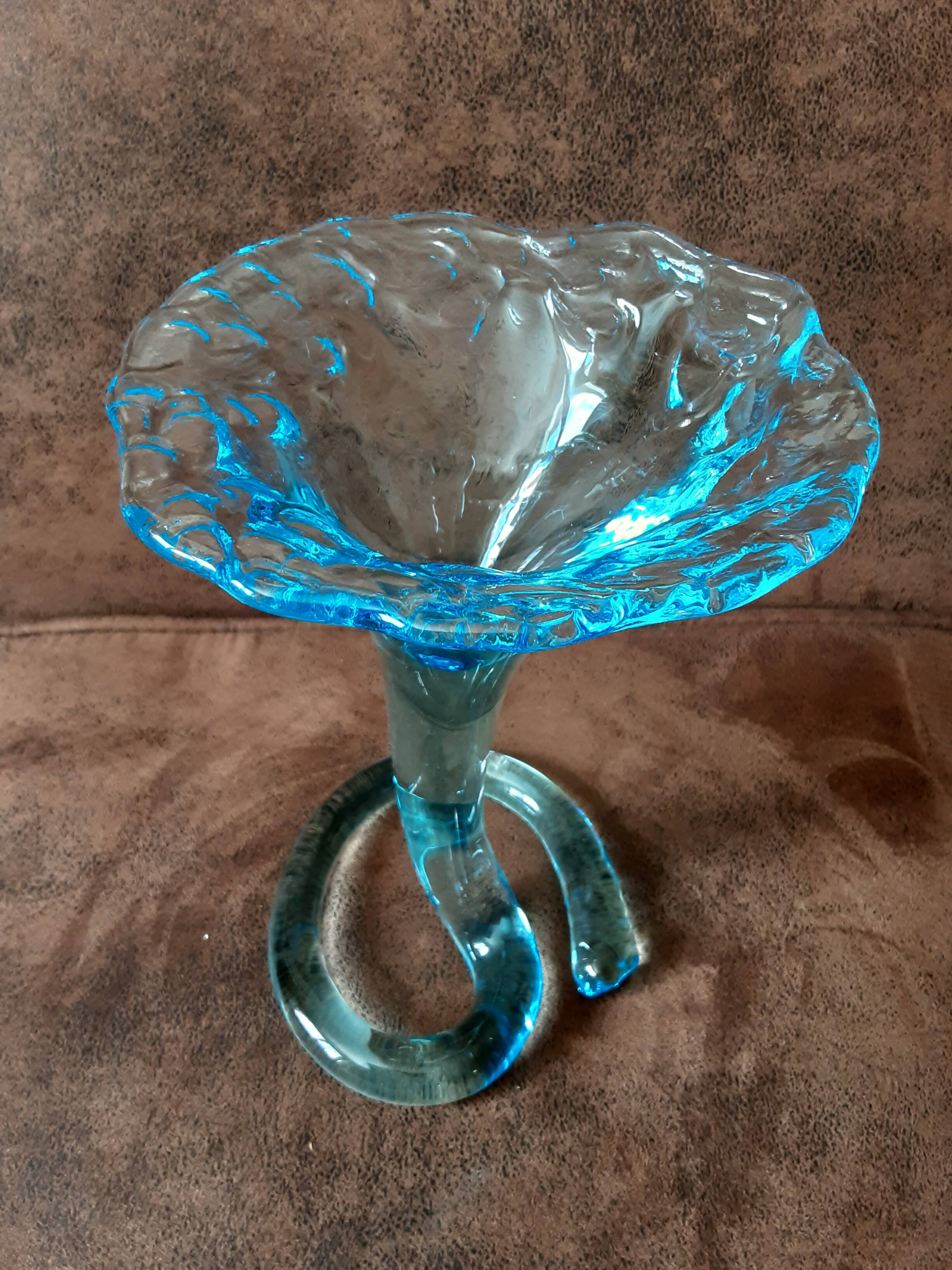 Swirling glass vase