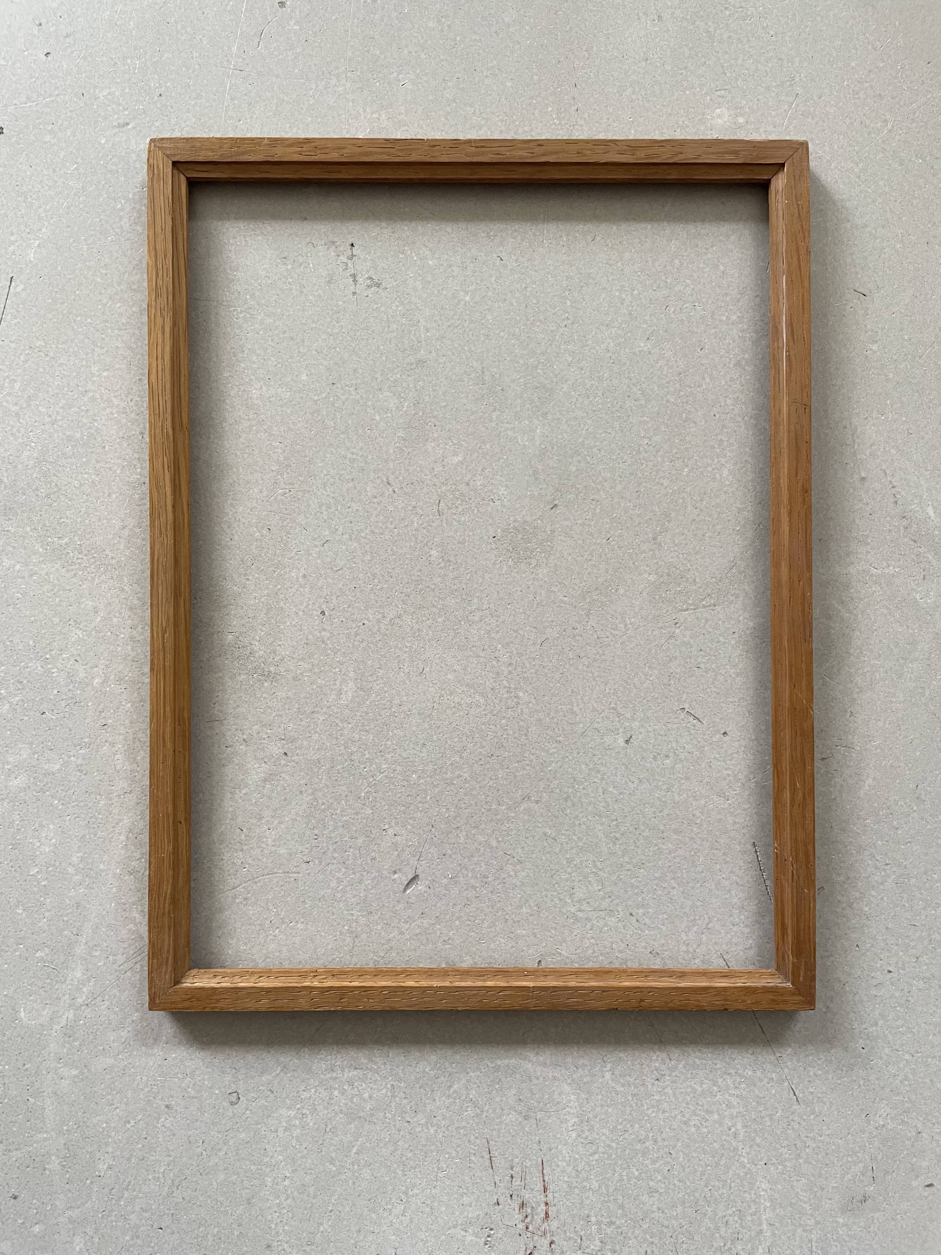 Small thin old frame 19x24cm