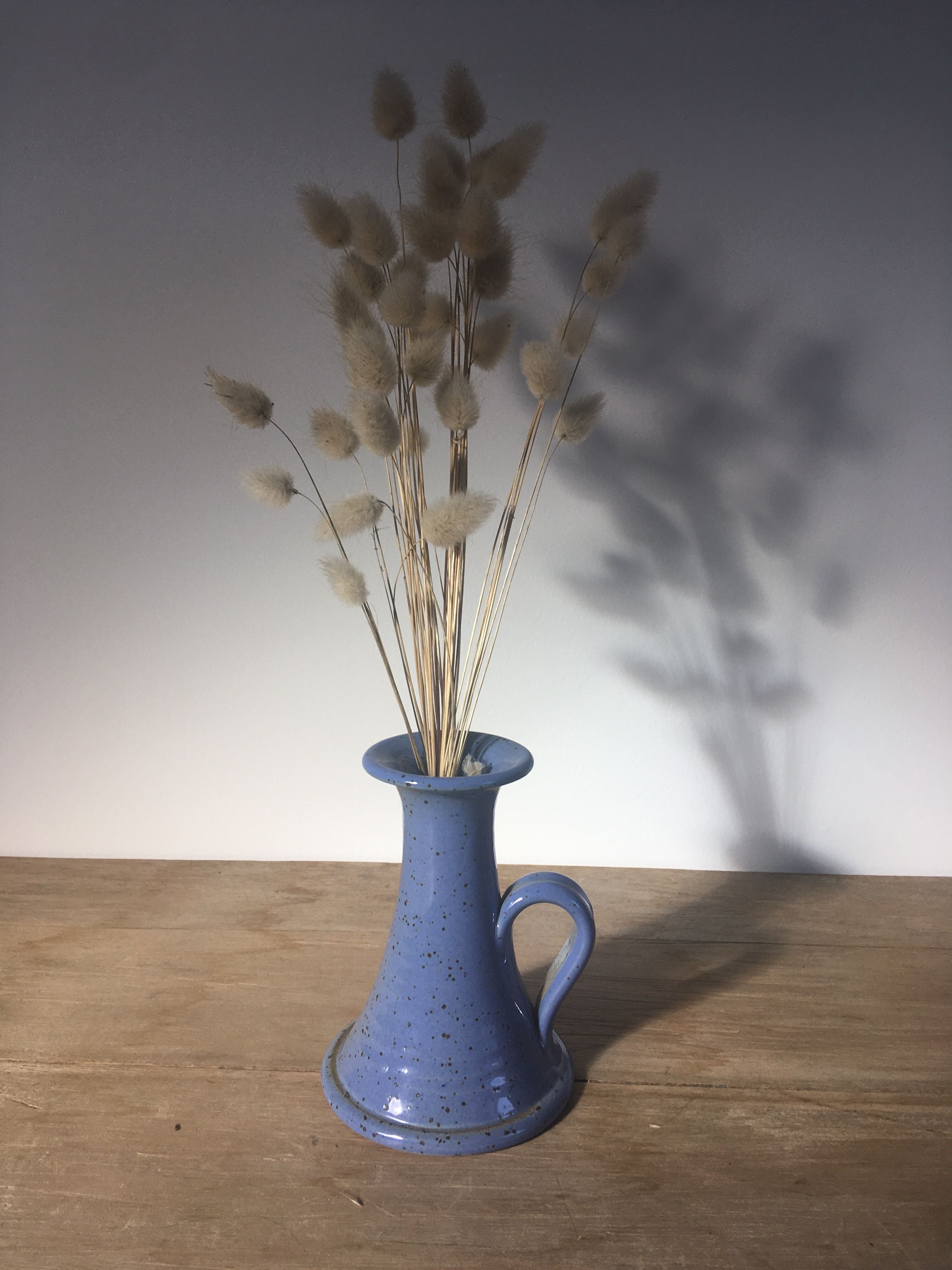 Lavender blue sandstone soliflore
