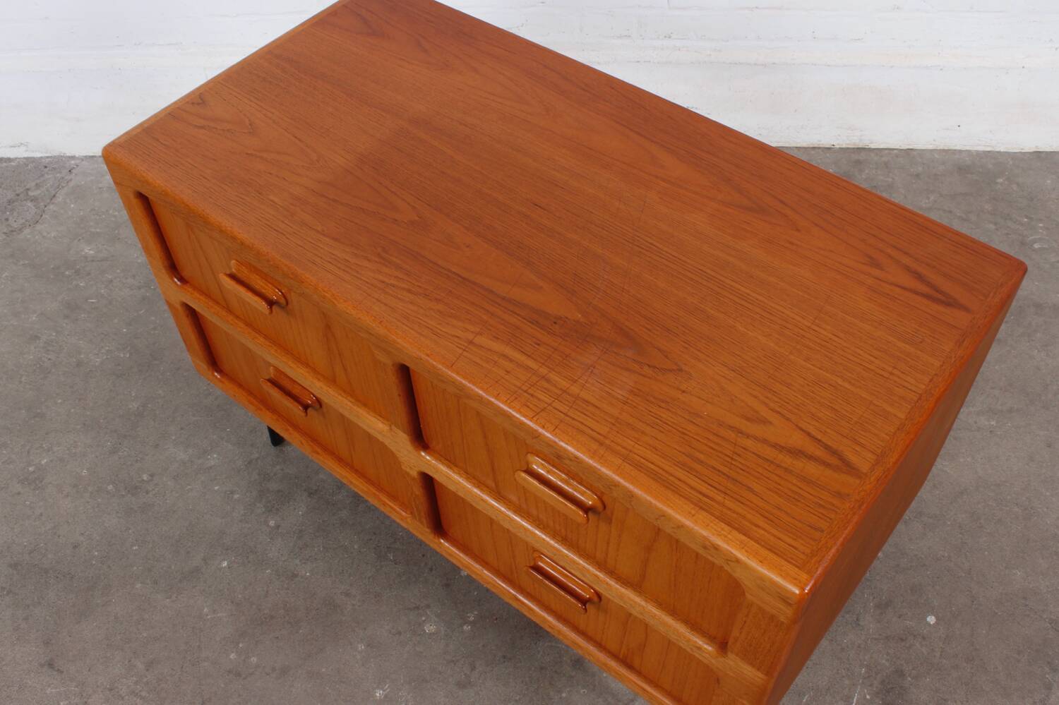 Buffet vintage en teck Dyrlund épingle à cheveux danois milieu du siècle 60