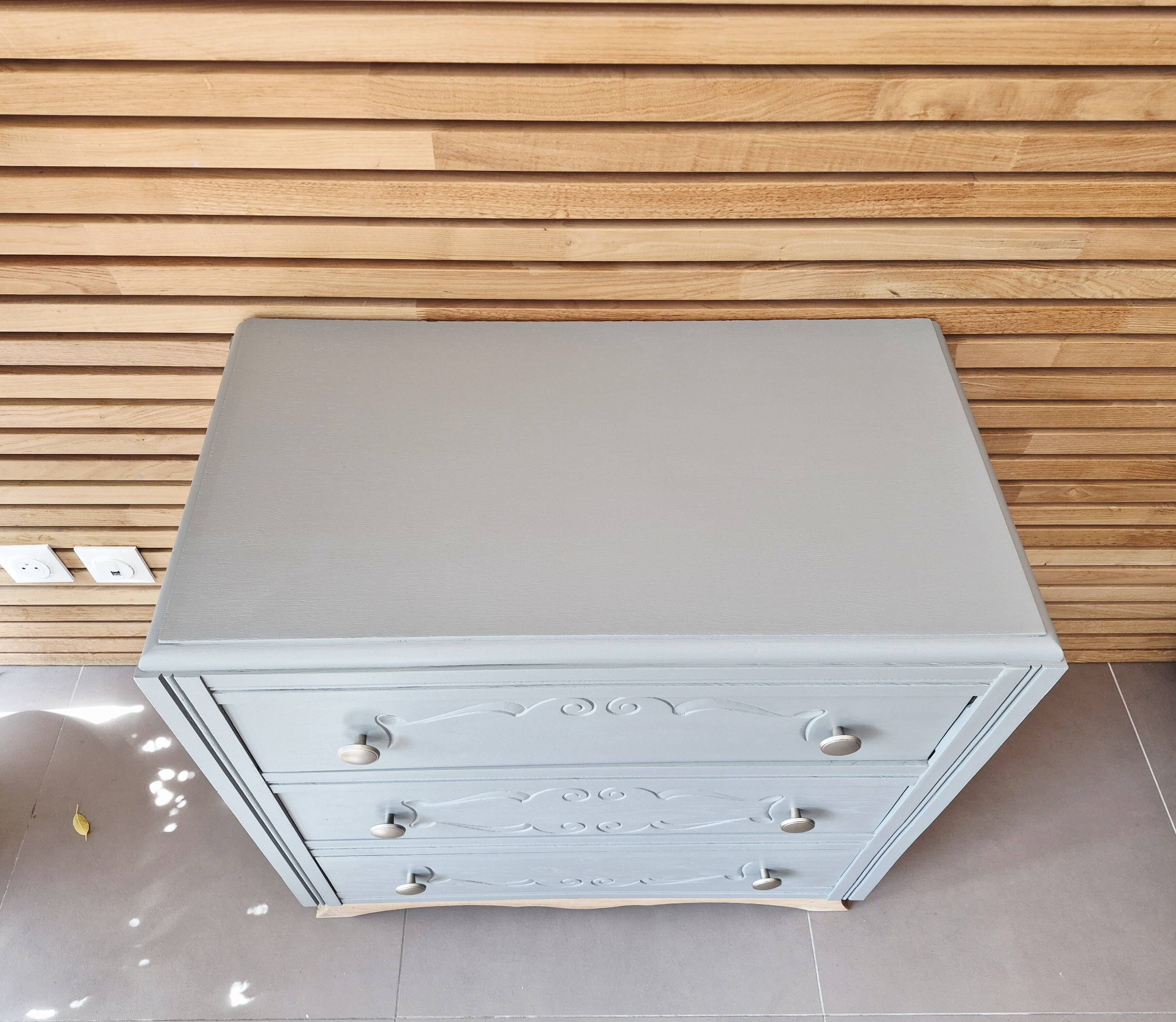 Art Deco chest of drawers