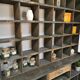 Meuble de métier à casiers bibliothèque