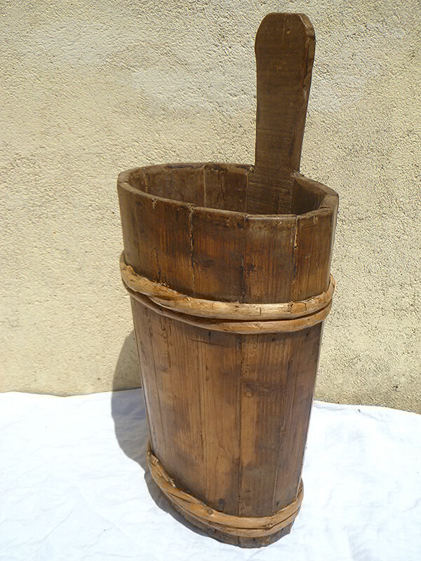 wooden basket to be laid