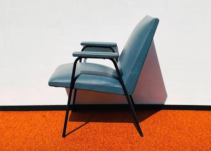 Pair of armchairs model Robert by Pierre Guariche for Meurop. Vintage 60s.