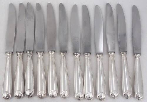 Alfénide Christofle Louvois Shell, 24 knives: 12 dinner knives + 12 cheese knives.