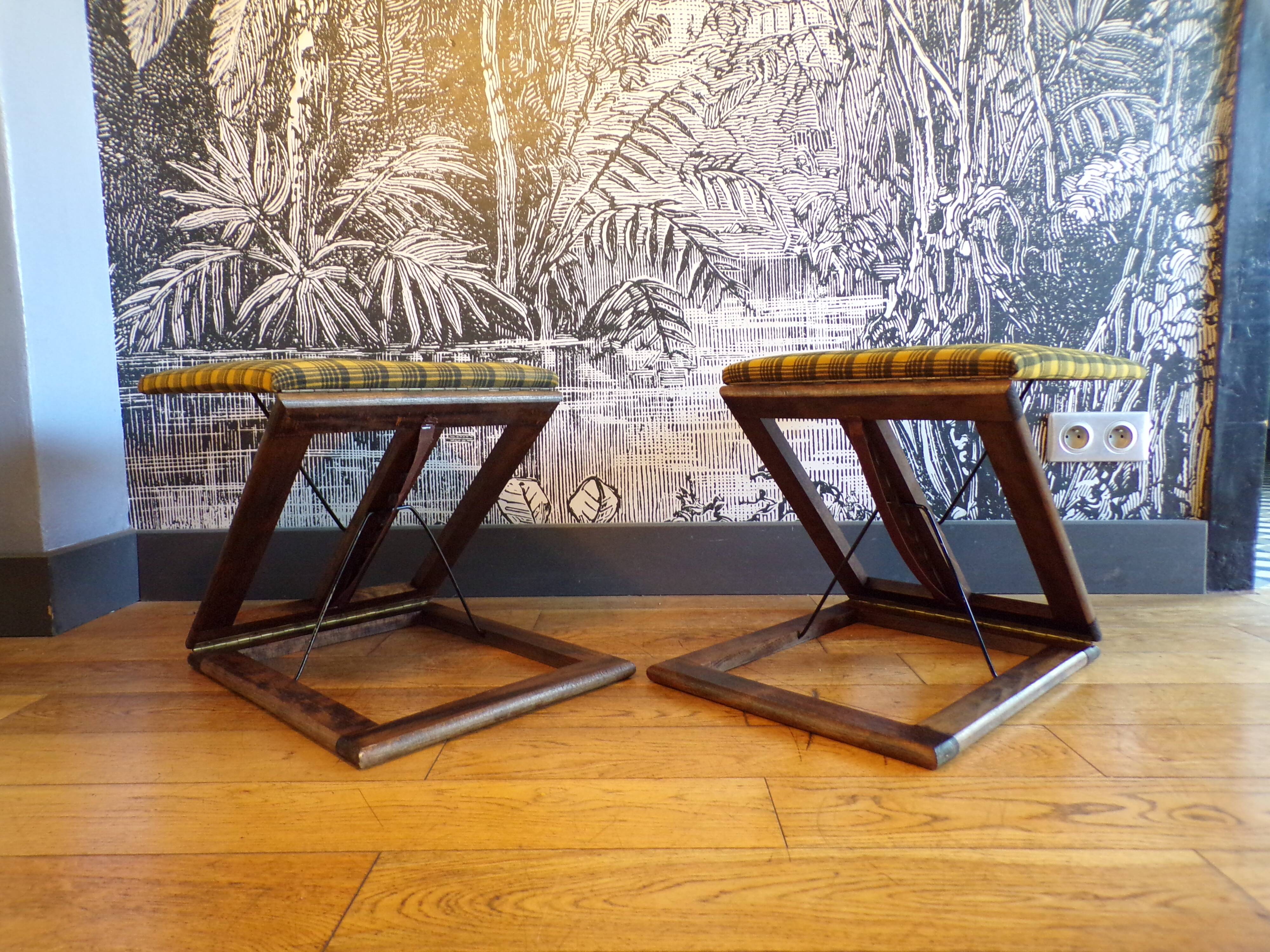 2 Damart “z” folding stools