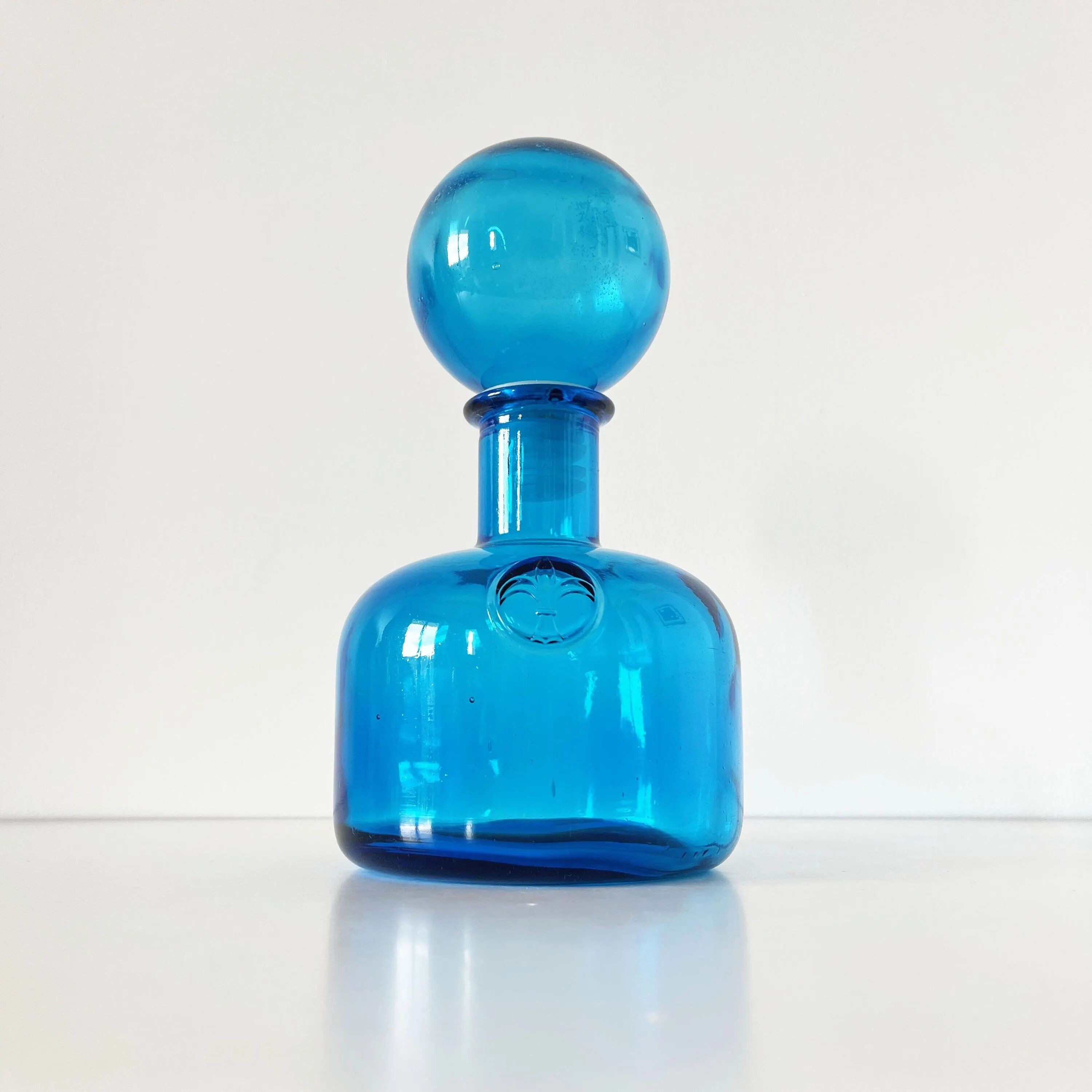 Bottle - Italian carafe Empoli blue fleur de lys 1960