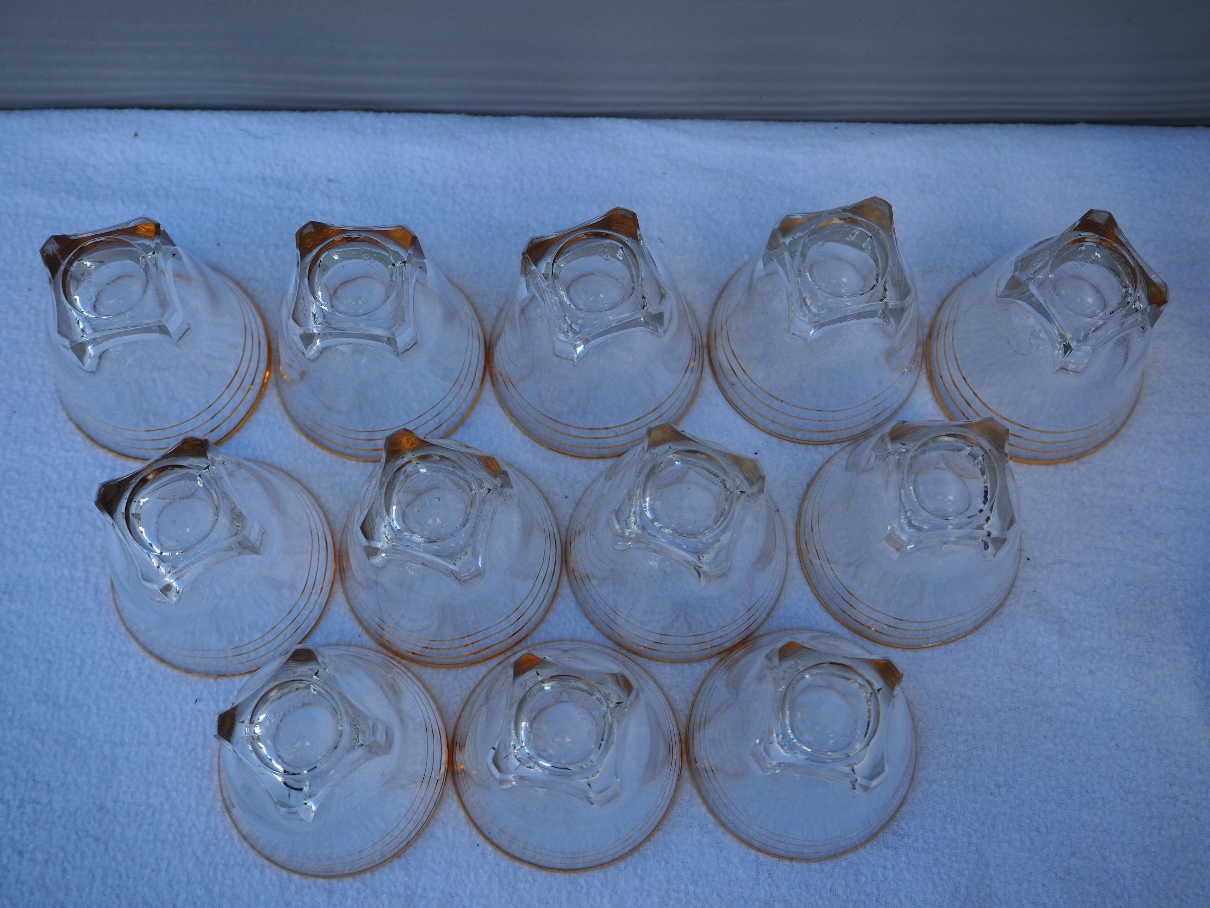 Golden liqueur service from the 1950s-1960s and its 12 glasses