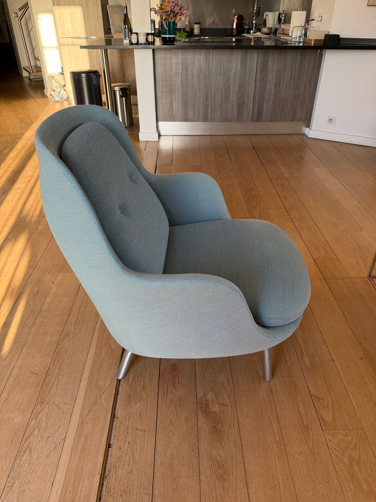 Fri™ armchair fritz hansen – jaime hayon – light blue fabric
