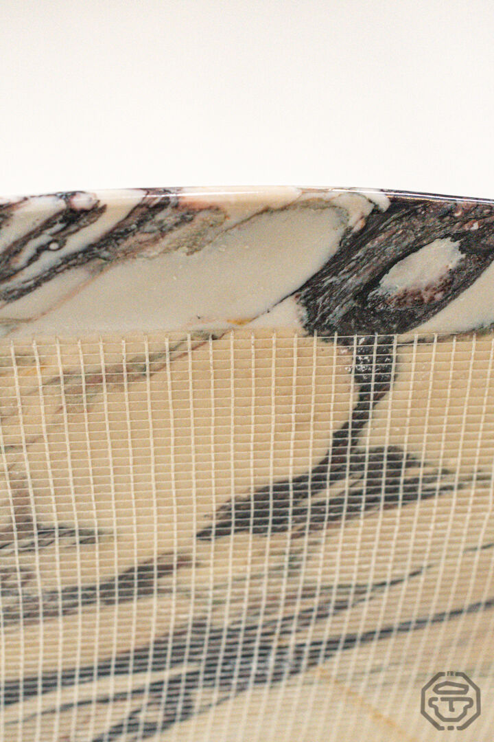 Eero Saarinen's Knoll tulip table