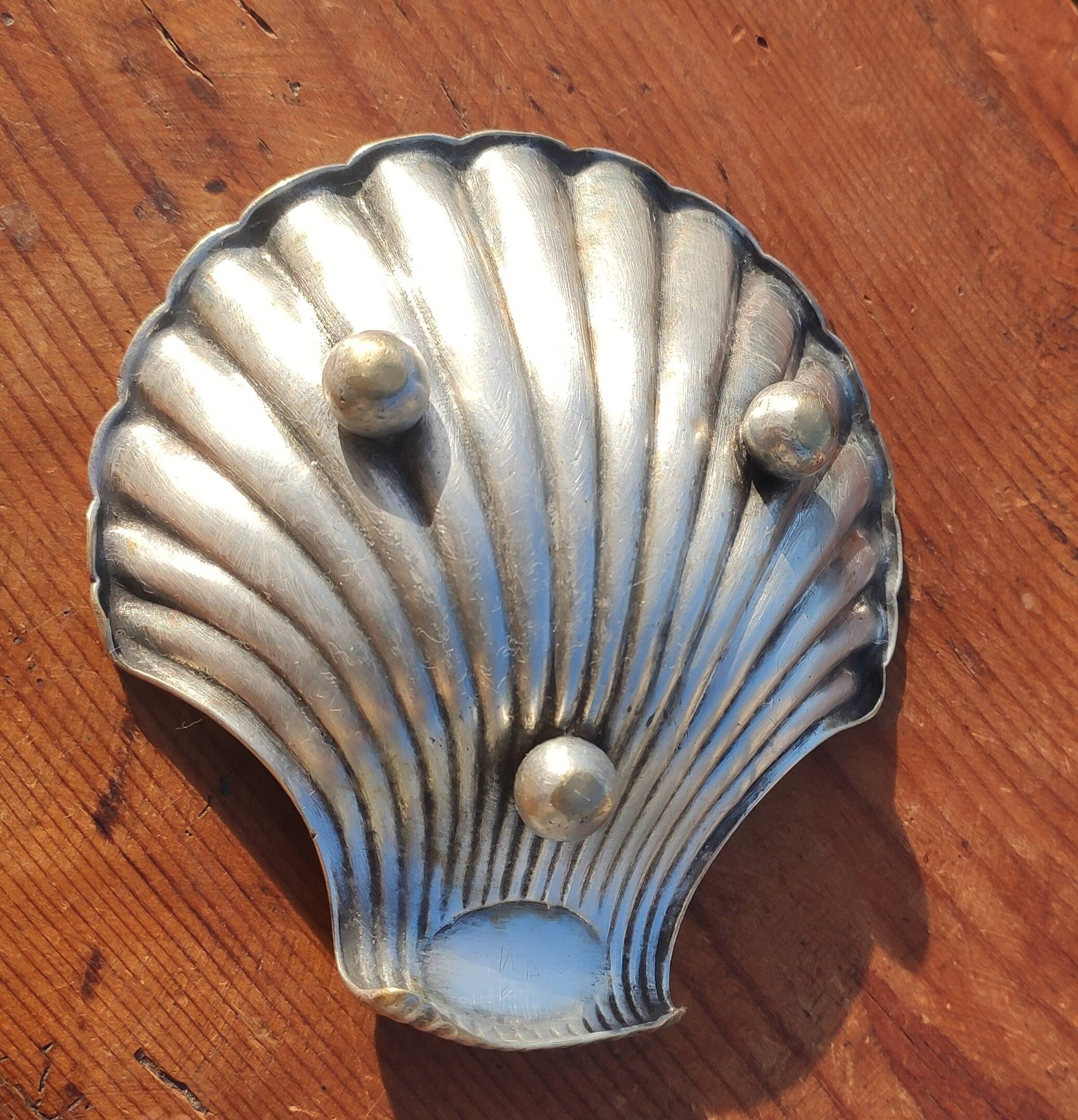 Vintage shell soap dish
