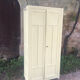Armoire parisienne jaune en bois