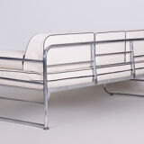 Canapé Mucke Melder en cuir blanc fabriqué en Tchéquie des années 1930