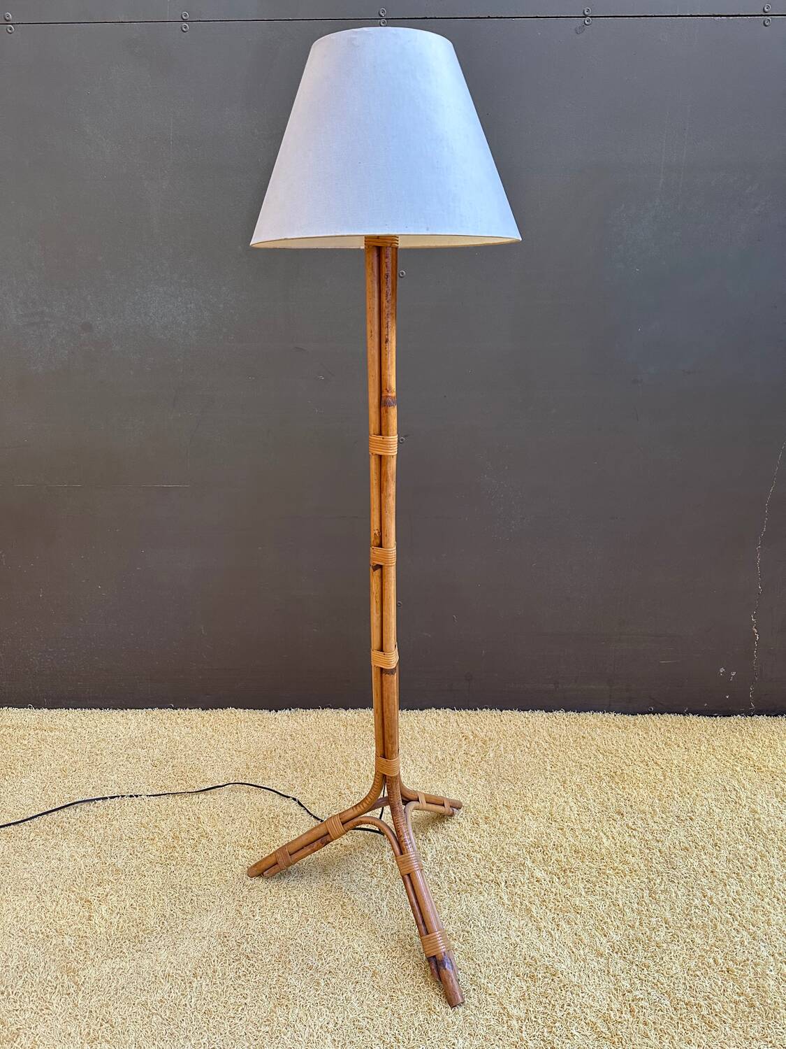 Tripod rattan floor lamp