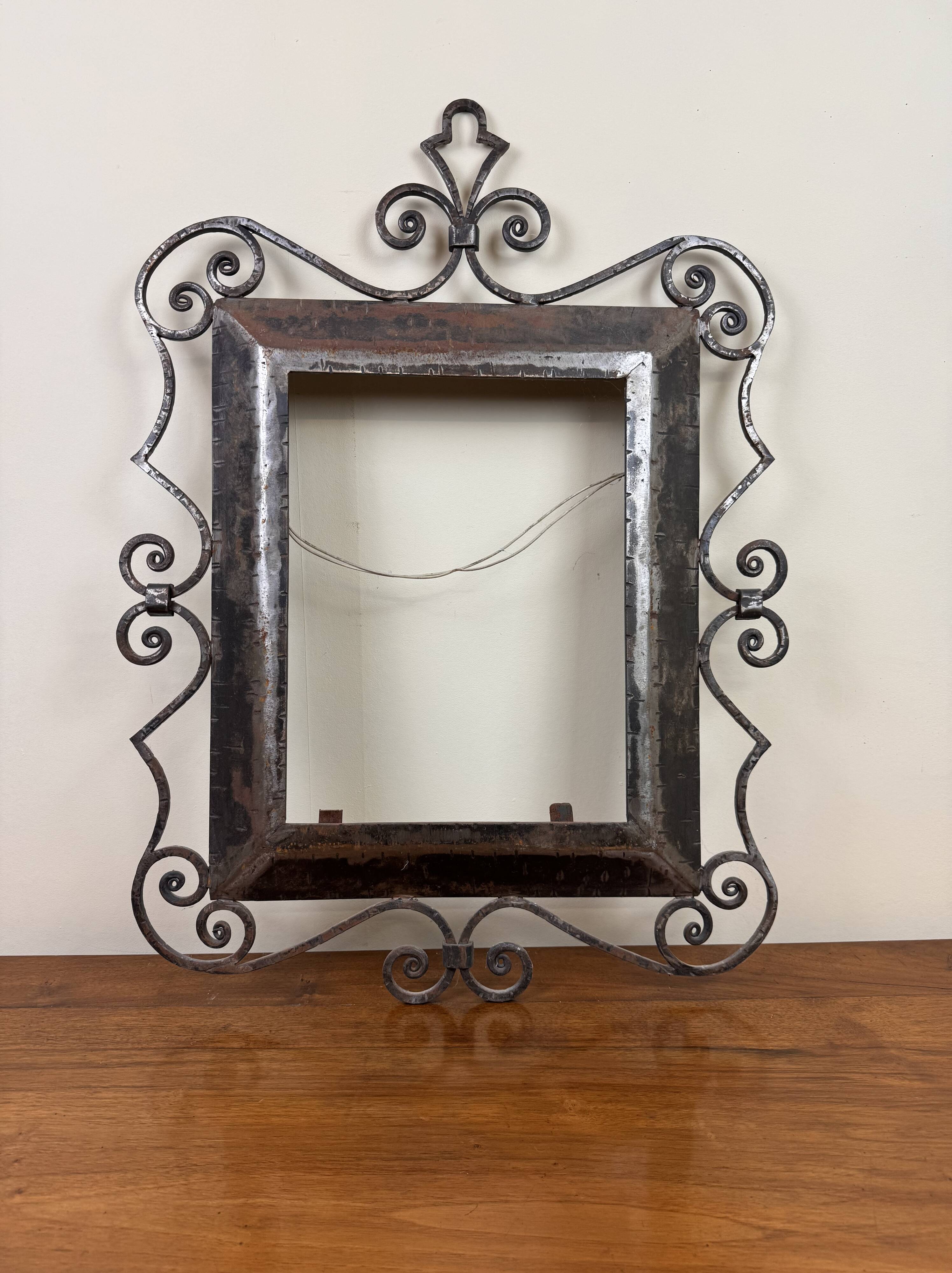 menu frame for restaurant in hammered iron period 1930-1940