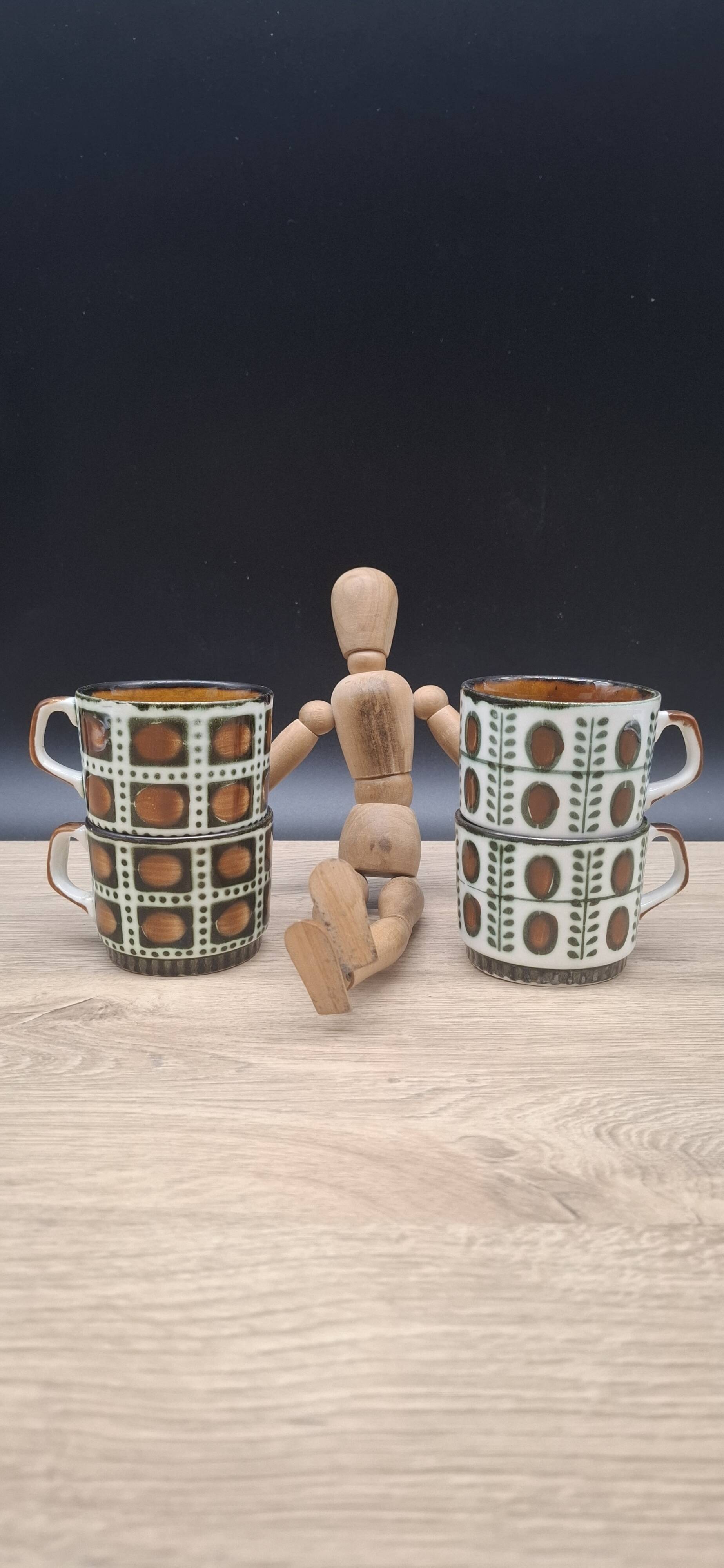 Set of 4 Boch 1966 Bernadette and Noix cups