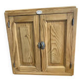 Petit cabinet de curiosités / meuble d atelier sapin