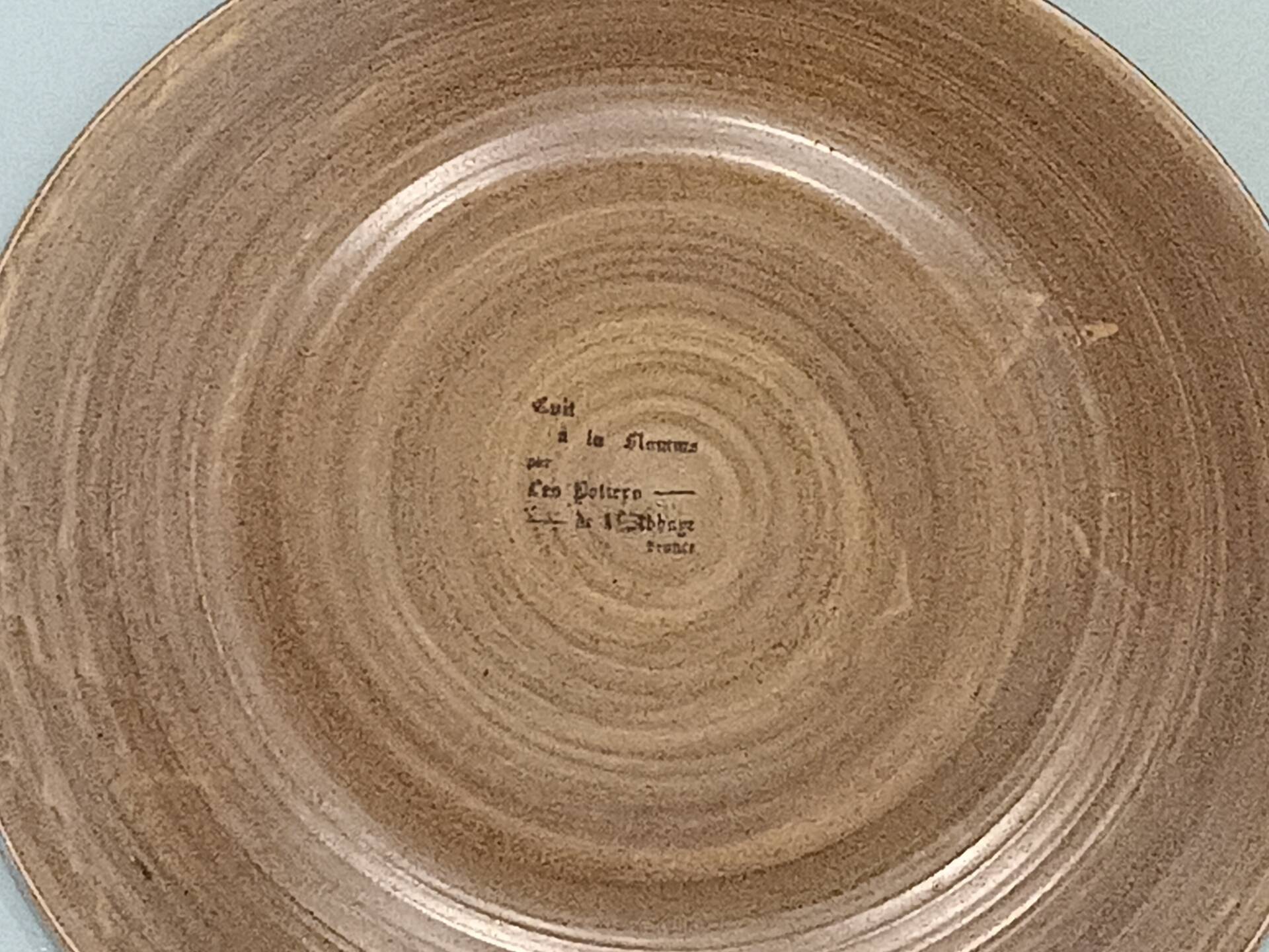 Grand plat vintage en grès moucheté Salins-les-Bains - années 60-70