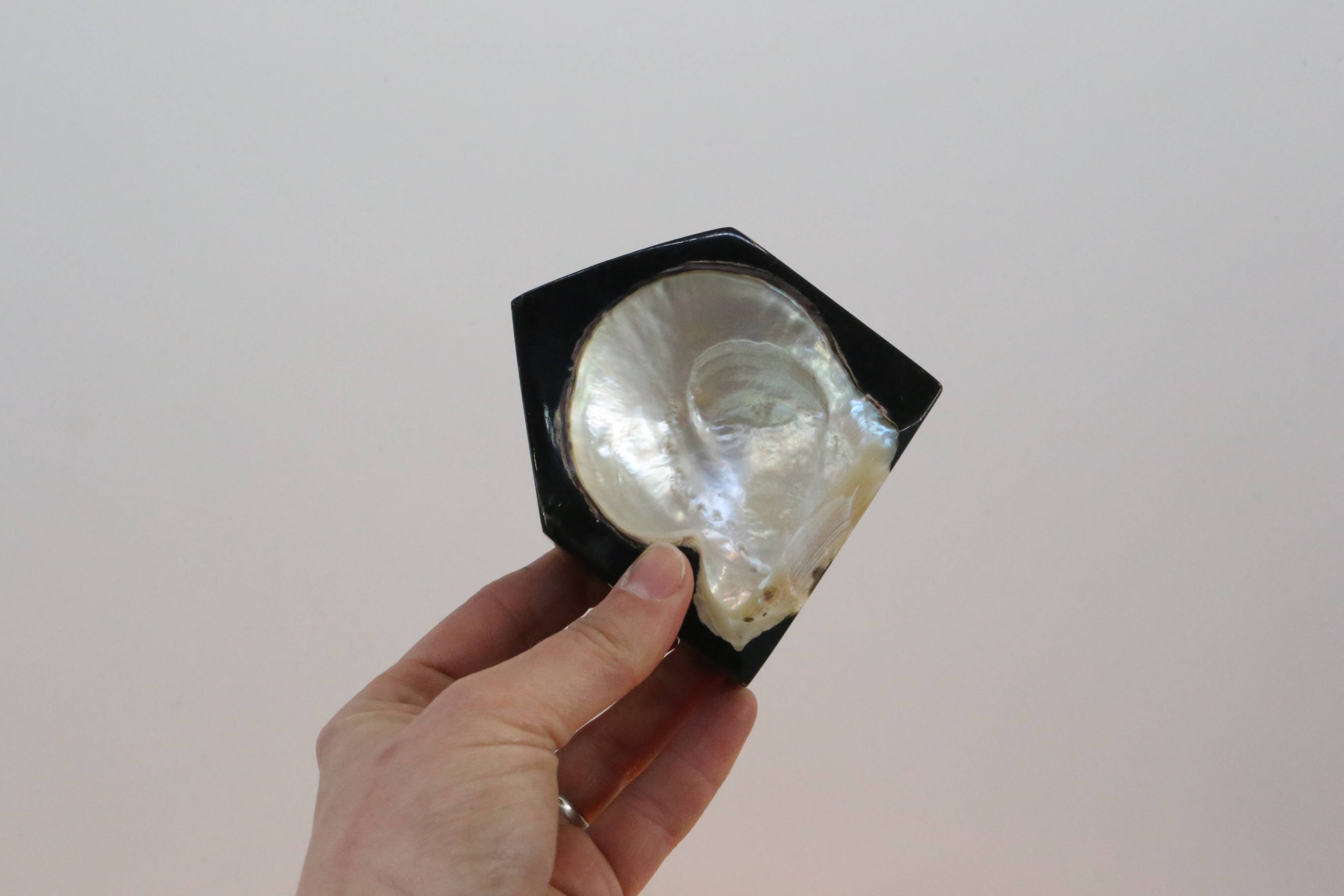 Ashtray, resin and mother-of-pearl inclusions, in the style of Jean Claude Dresse, 1970, vintage