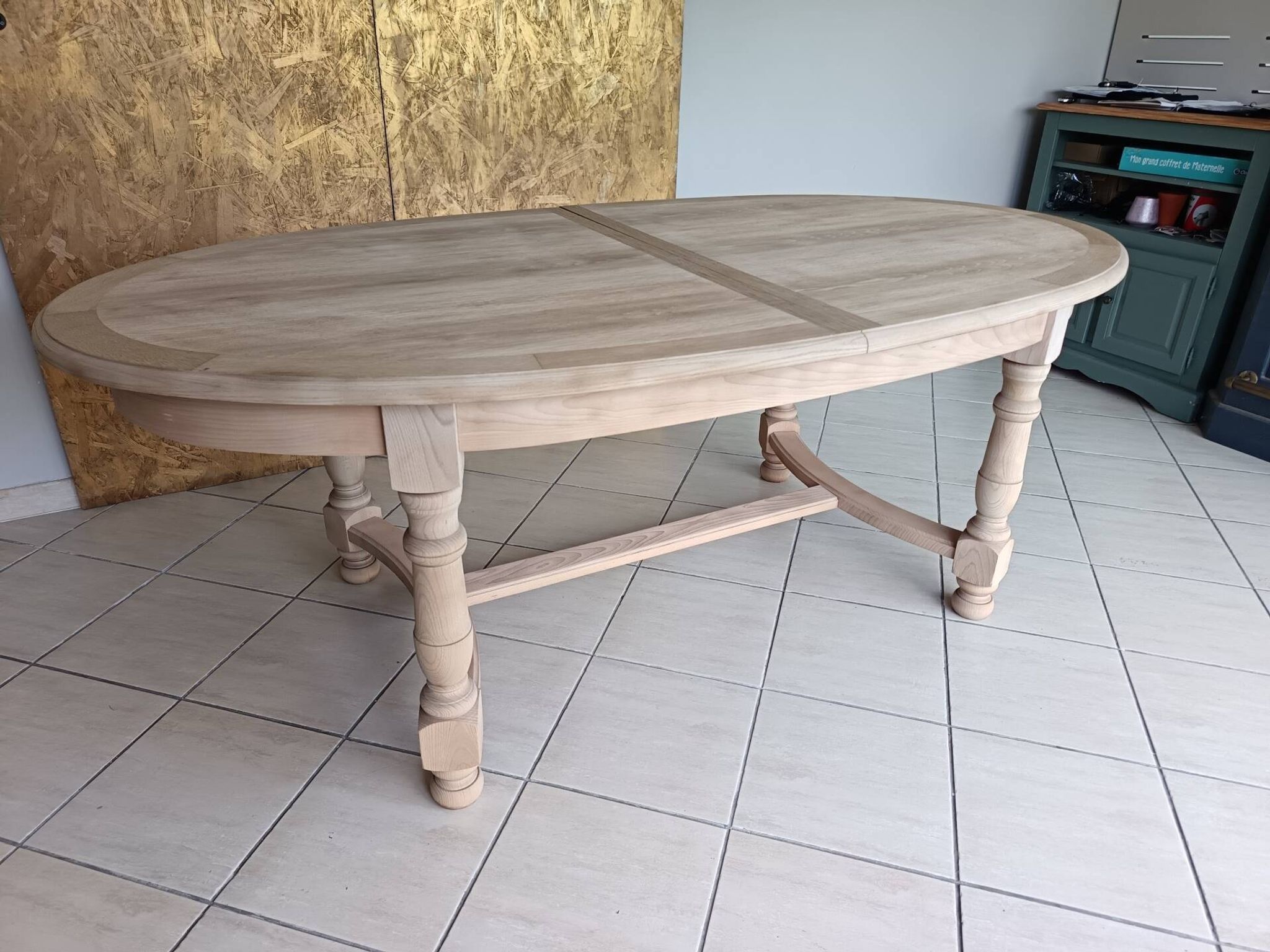 Table ovale extensible en chêne massif rénové