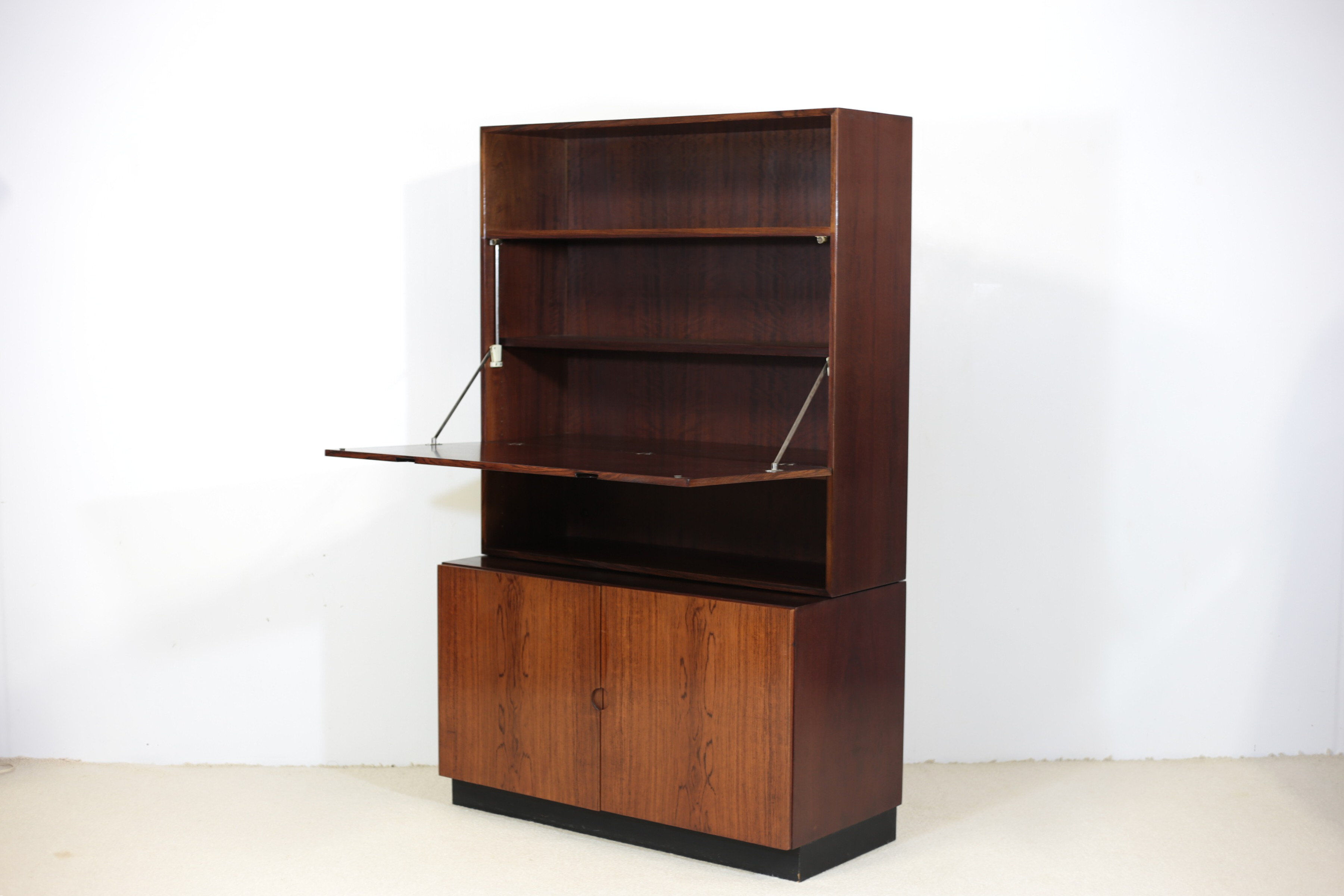 Buffet and Bramin secretary