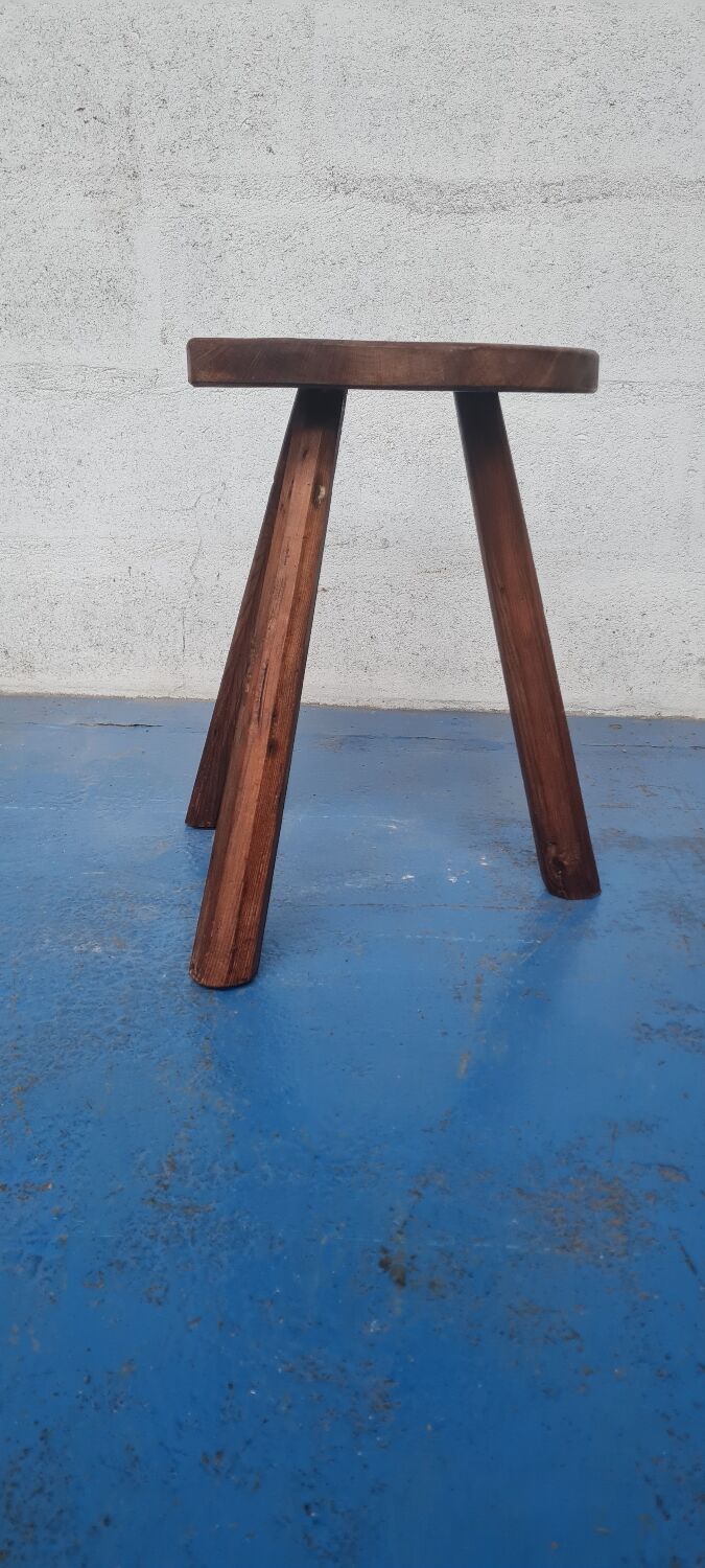 Tabouret de traite tripode