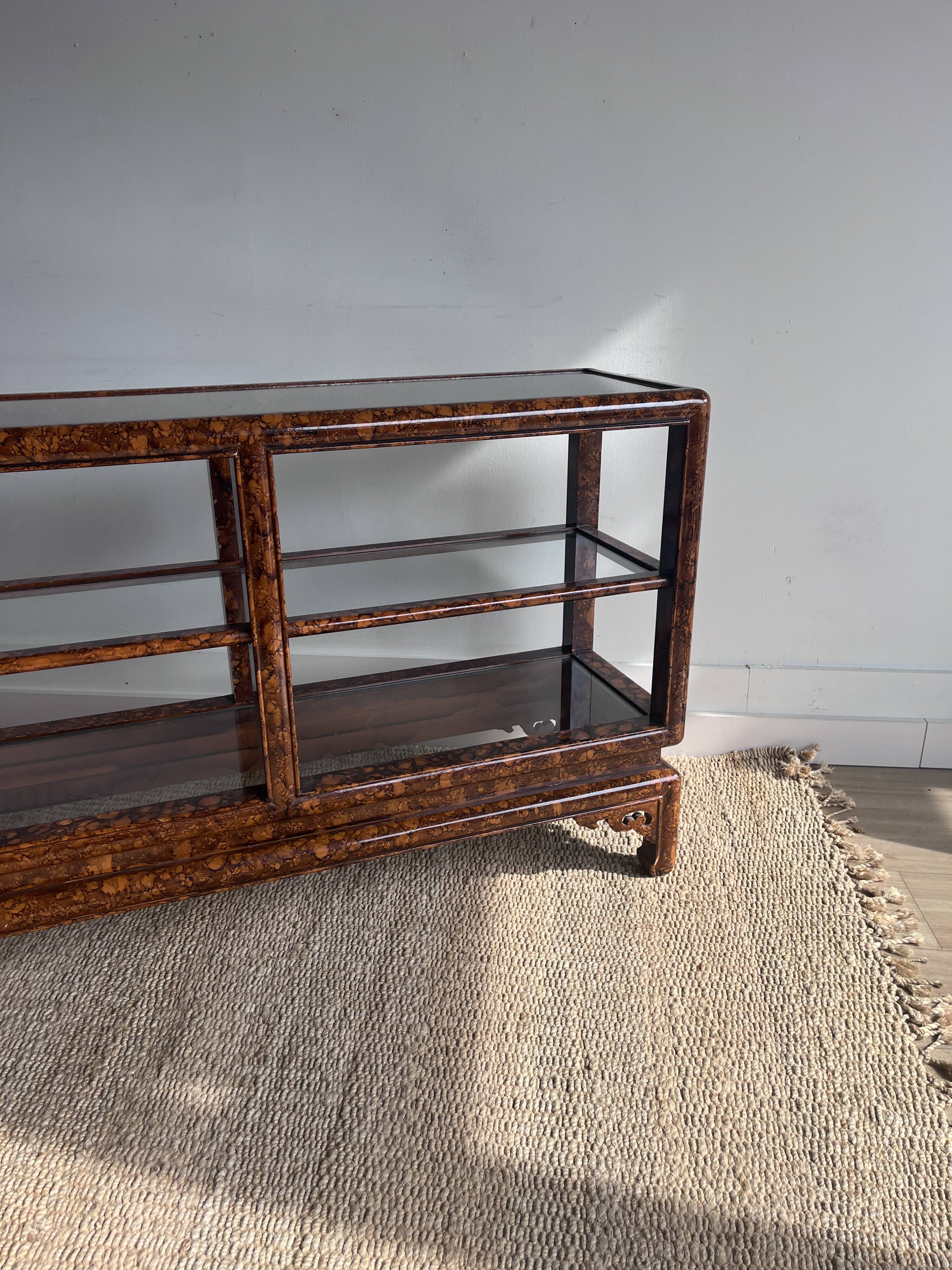 Lacquered console shelf "Faux Tortoiseshell" — Chinoiserie style