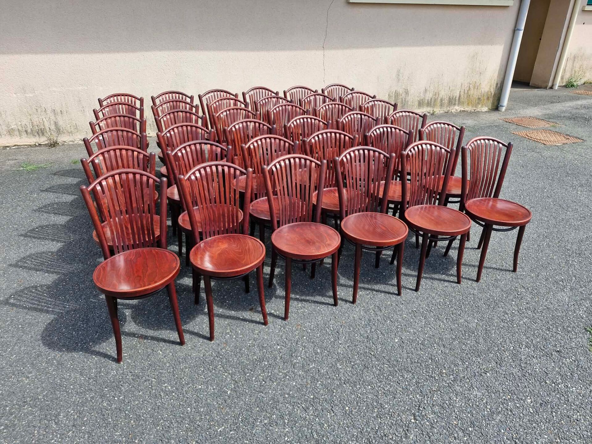 Lot de 36 chaises de bistrot