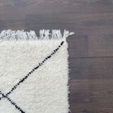 Beni Ouarain Berber carpet with black dot 77x145cm