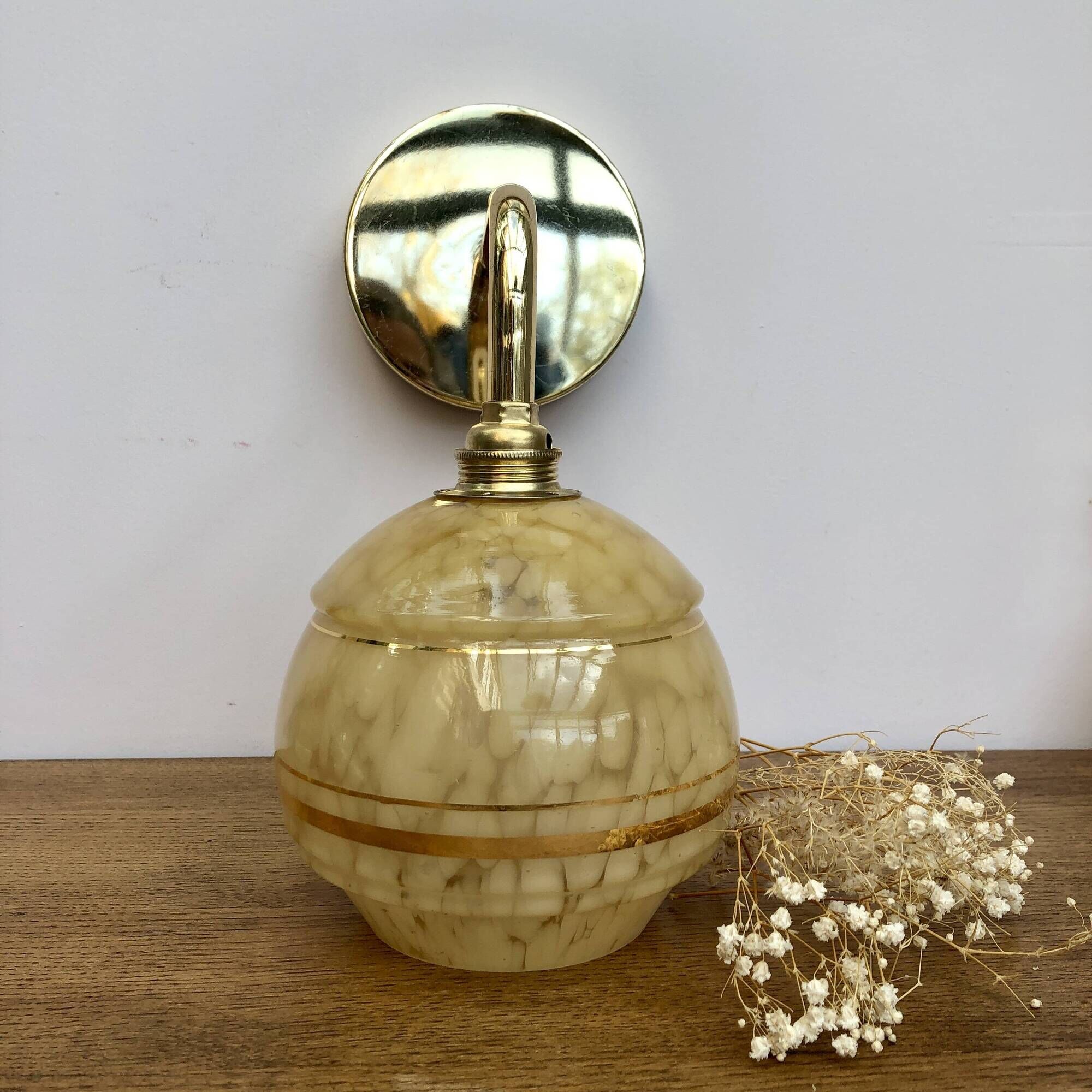 Vintage tulip wall lamp in yellow and gold Clichy glass
