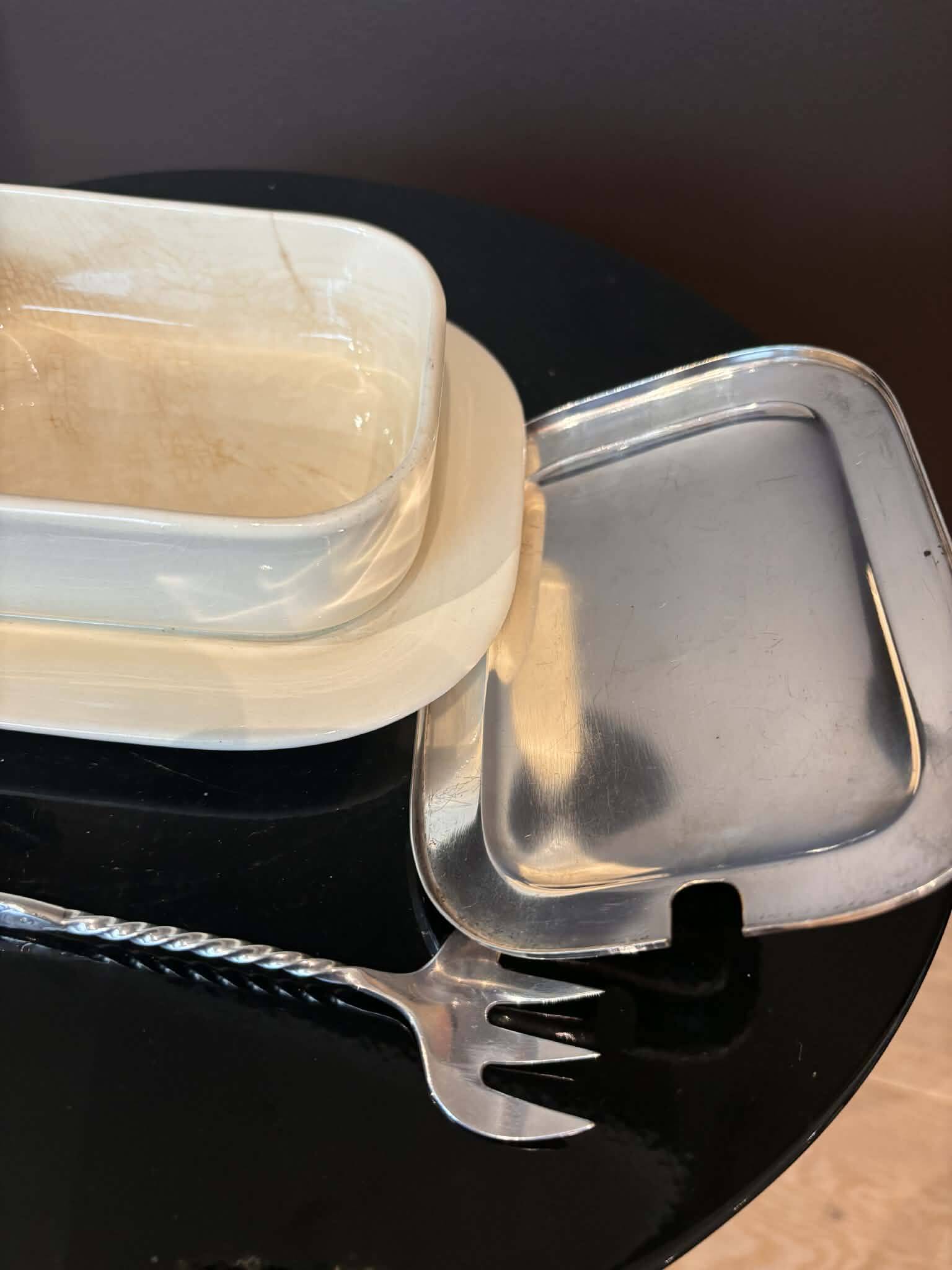 Butter dish