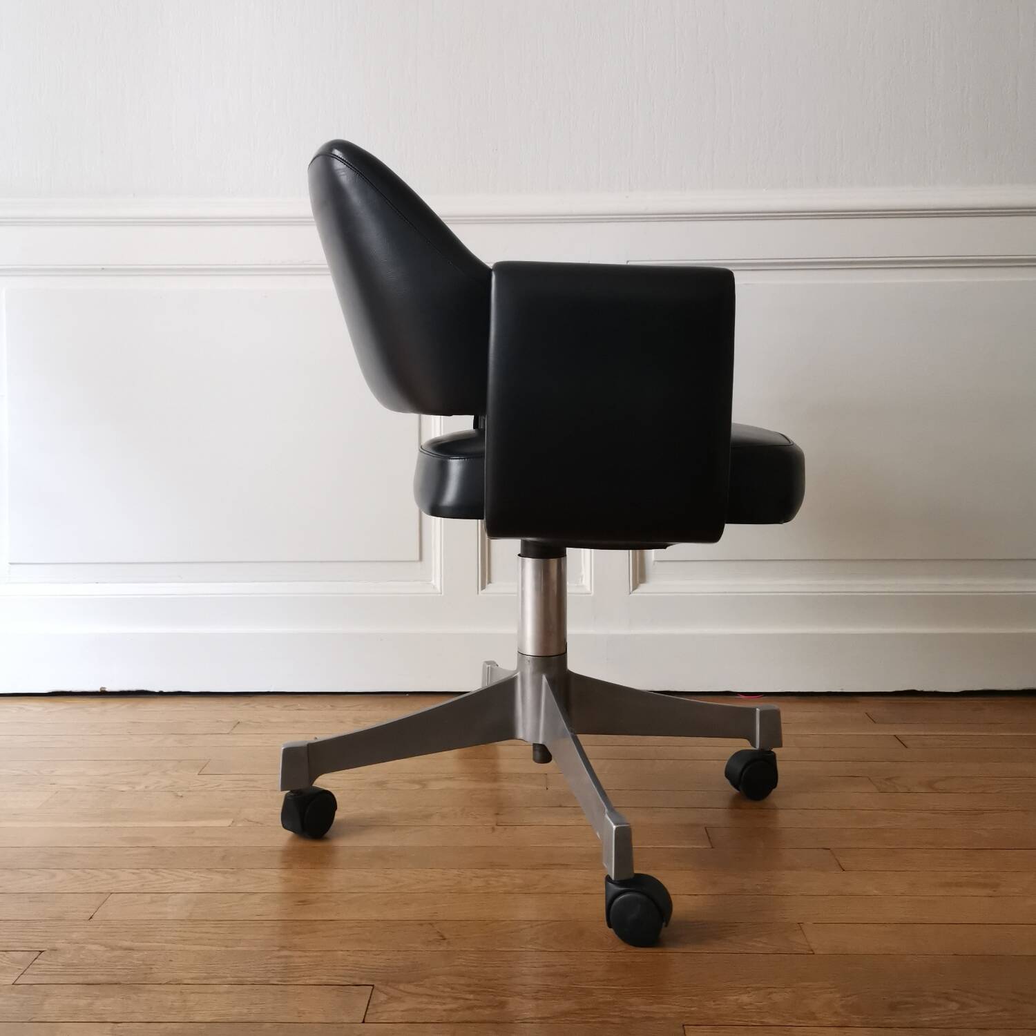 "Deauville" executive chair, Airborne edition, 1960.