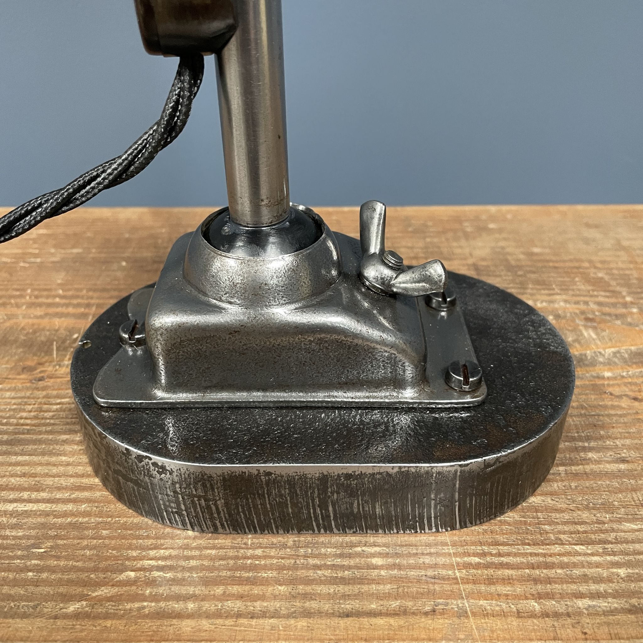Lampe de table d’atelier Kaiser idell modèle 6726 polie des années 1930