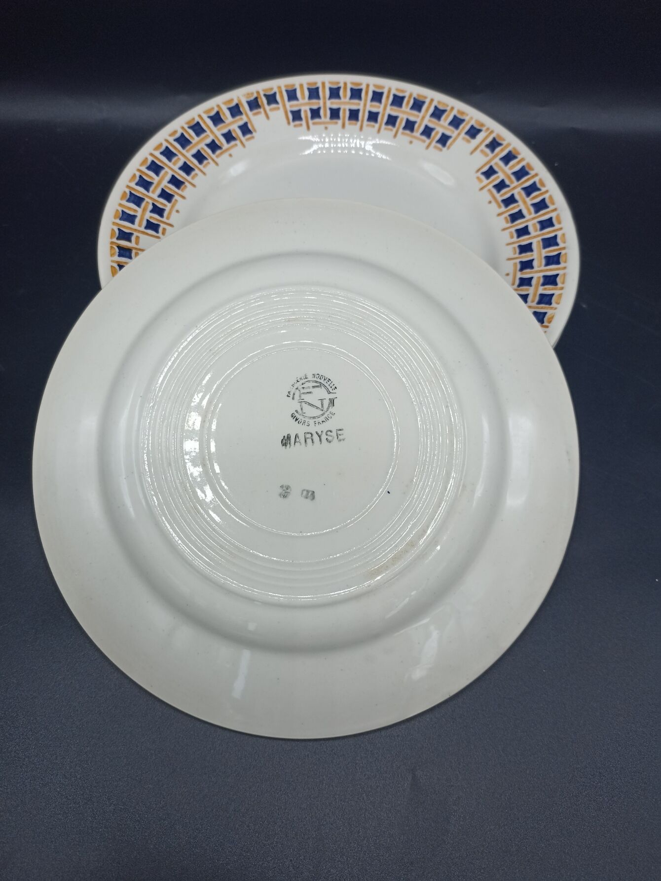 6 flat plates Maryse by Givors