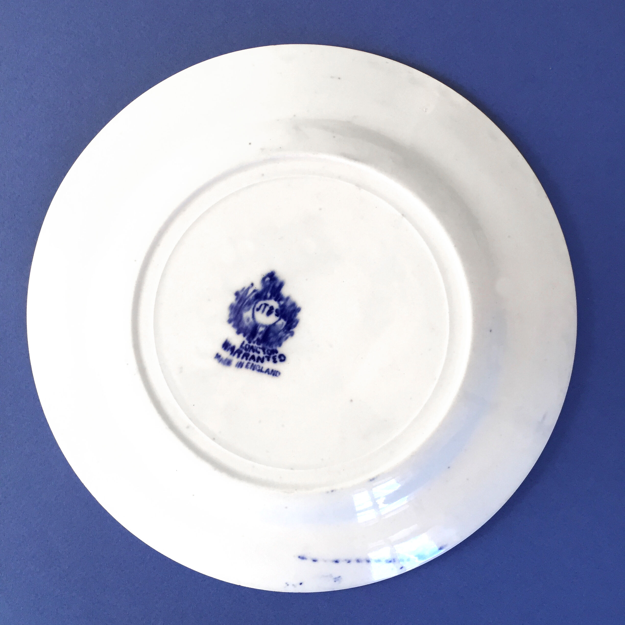 Set of 2 plates 22.50cm and 2 plates 19.50cm JT&S Crown Pottery Longton warranted willow pattern