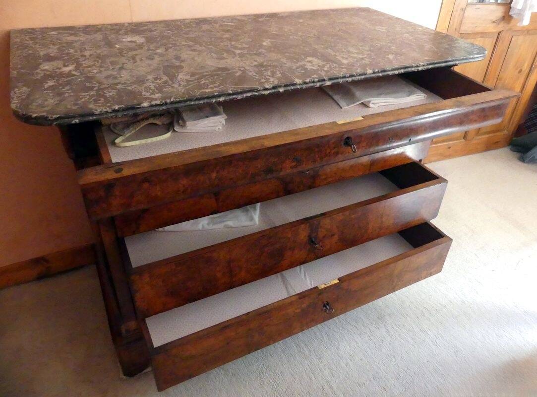 Empire-style chest of drawers