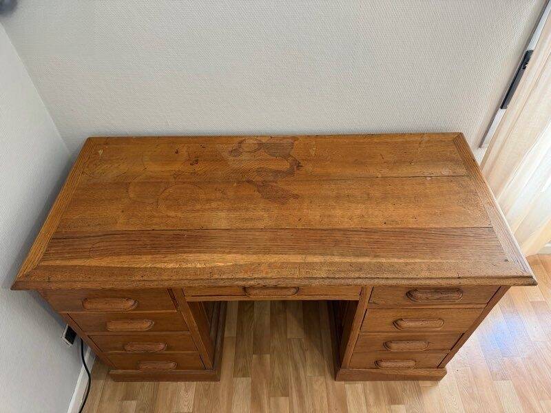 Large executive desk in solid oak – 9 drawers – English style – 130 cm